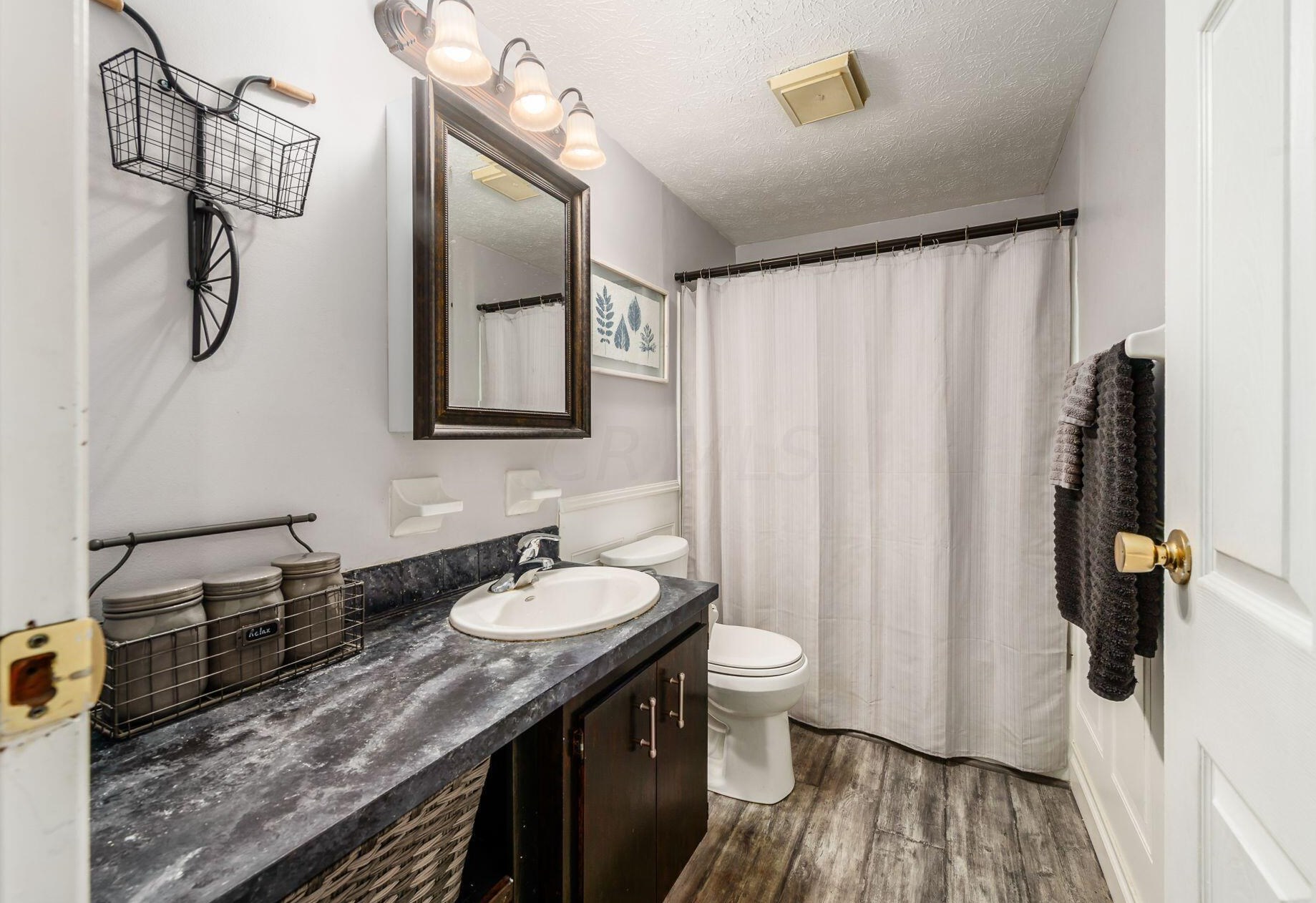 960 Obetz Rd, Columbus OH 43207-4716 exterior