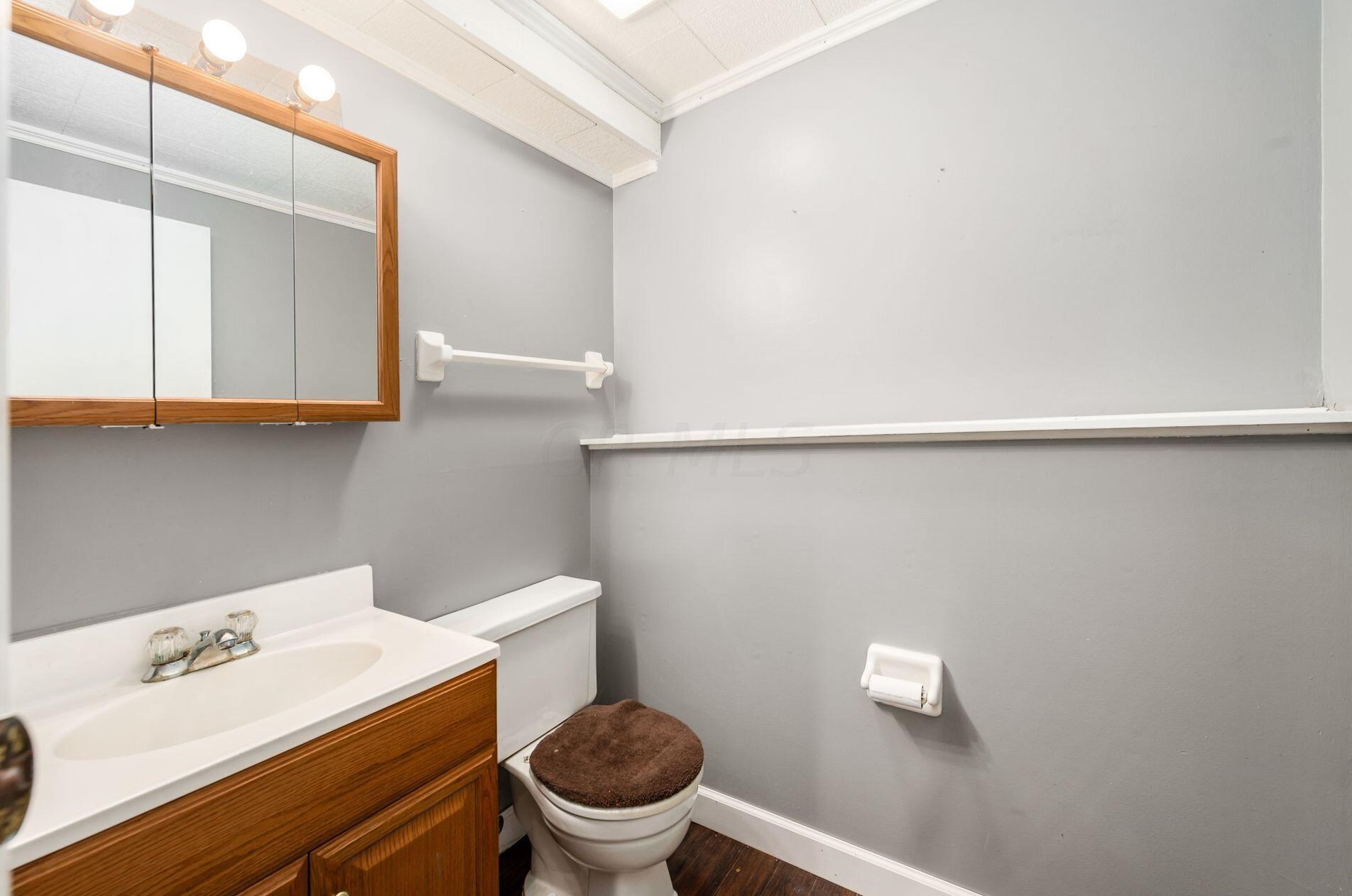 960 Obetz Rd, Columbus OH 43207-4716 exterior