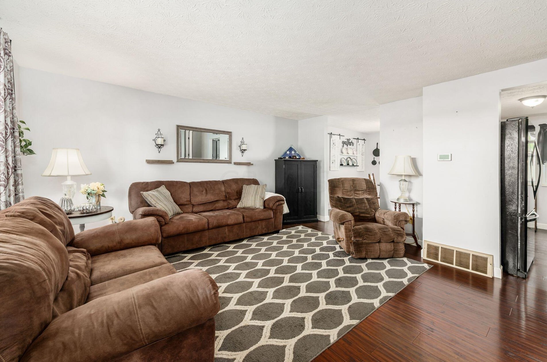 960 Obetz Rd, Columbus OH 43207-4716 exterior