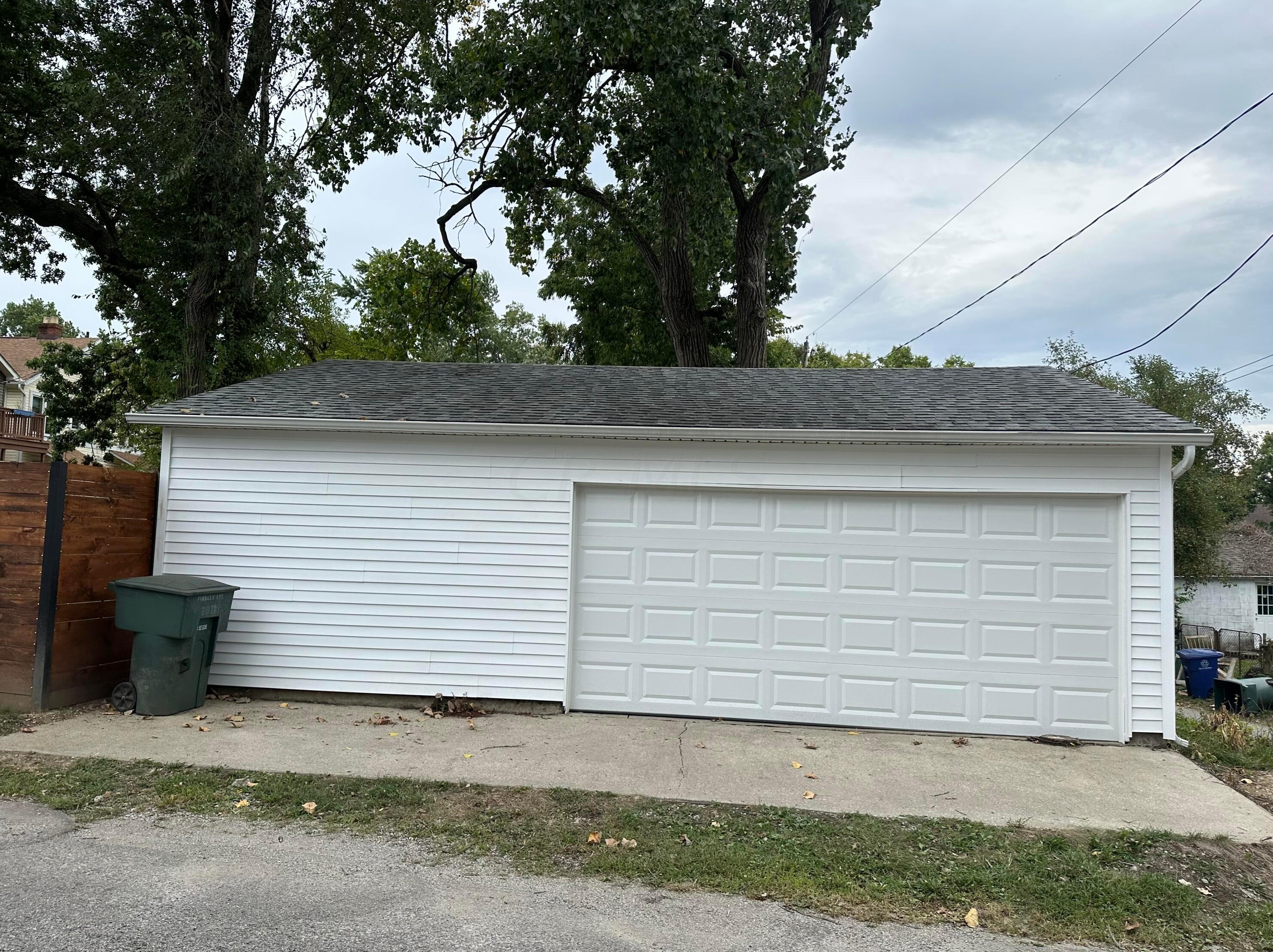 2871 Findley Ave, Columbus OH  43202-2319 exterior