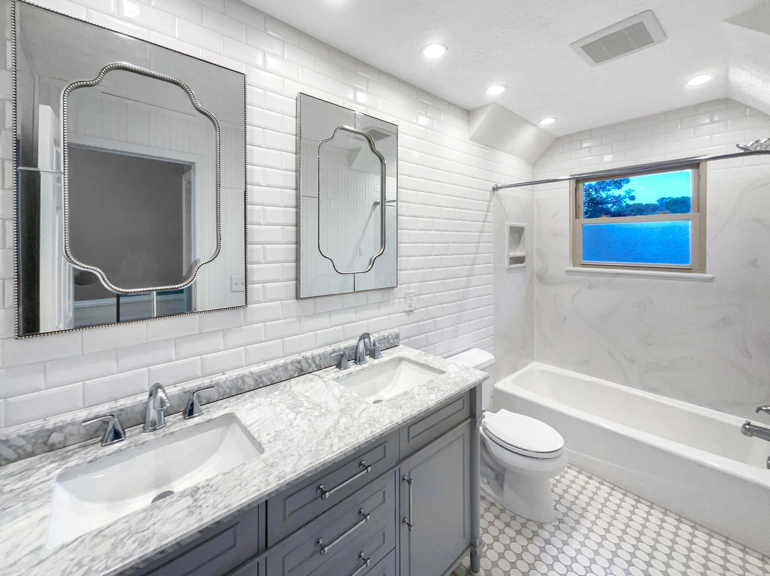 1737 Demorest Rd, Columbus OH  43228-6441 exterior