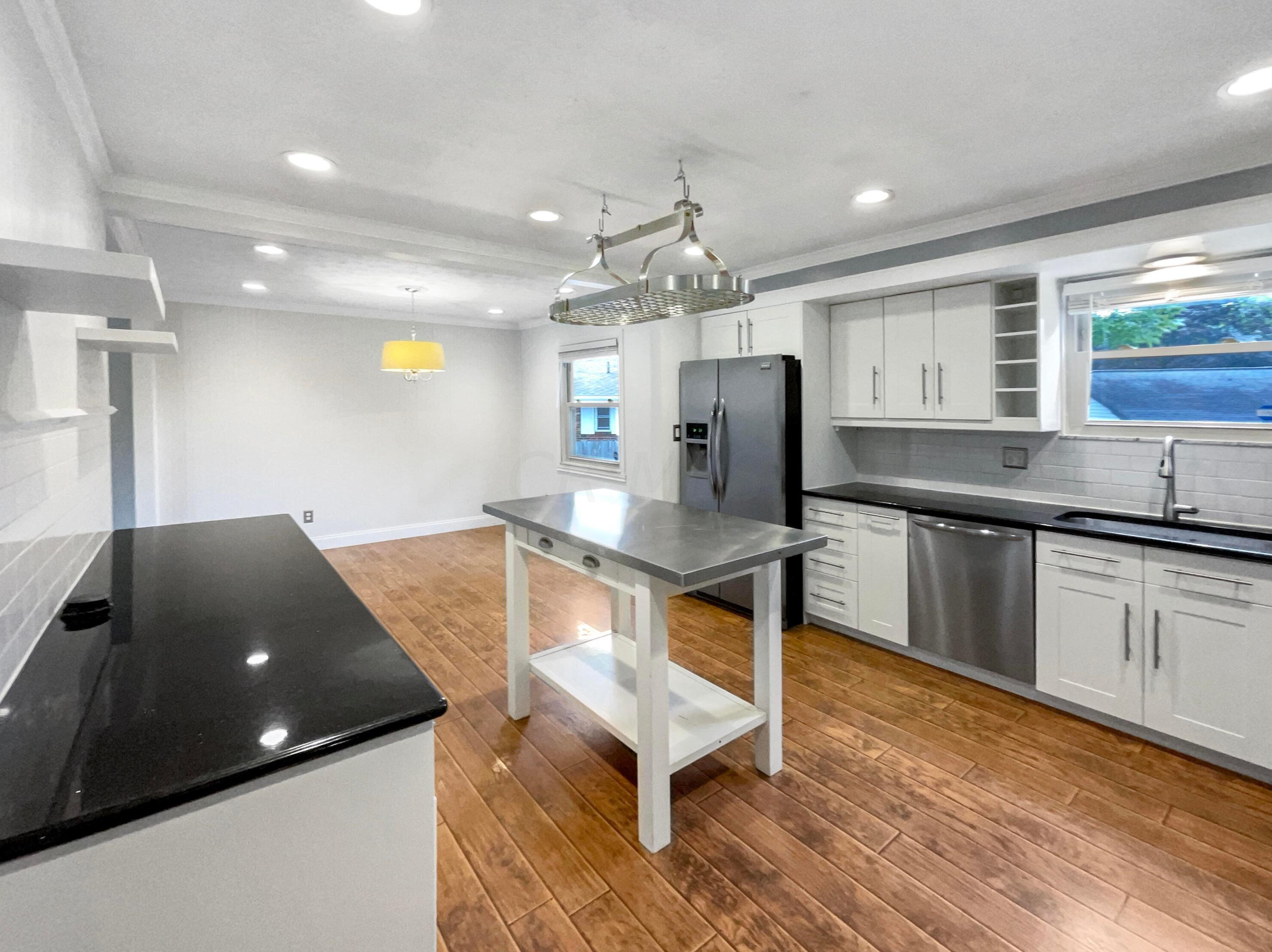 1737 Demorest Rd, Columbus OH  43228-6441 exterior