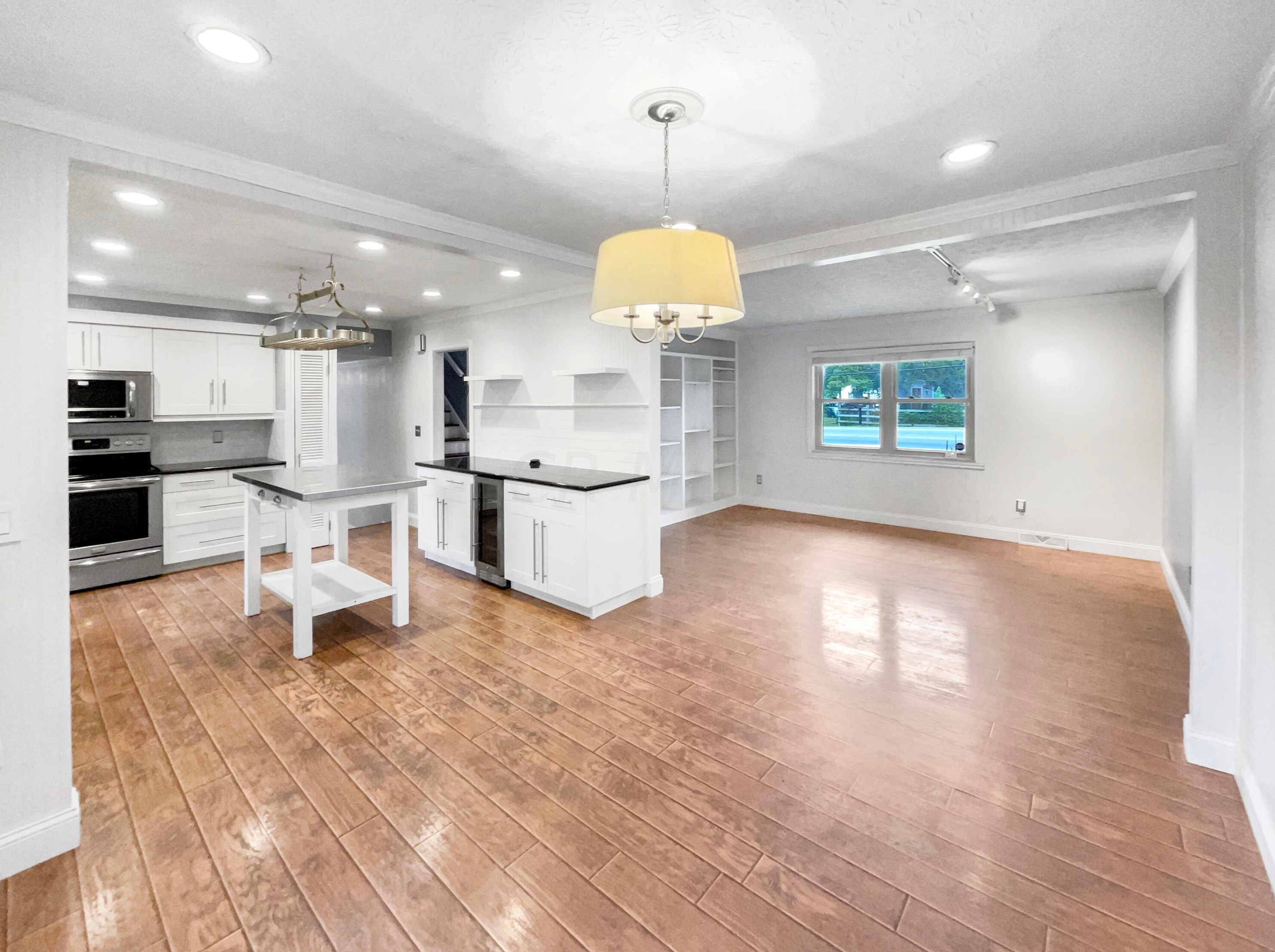 1737 Demorest Rd, Columbus OH  43228-6441 exterior