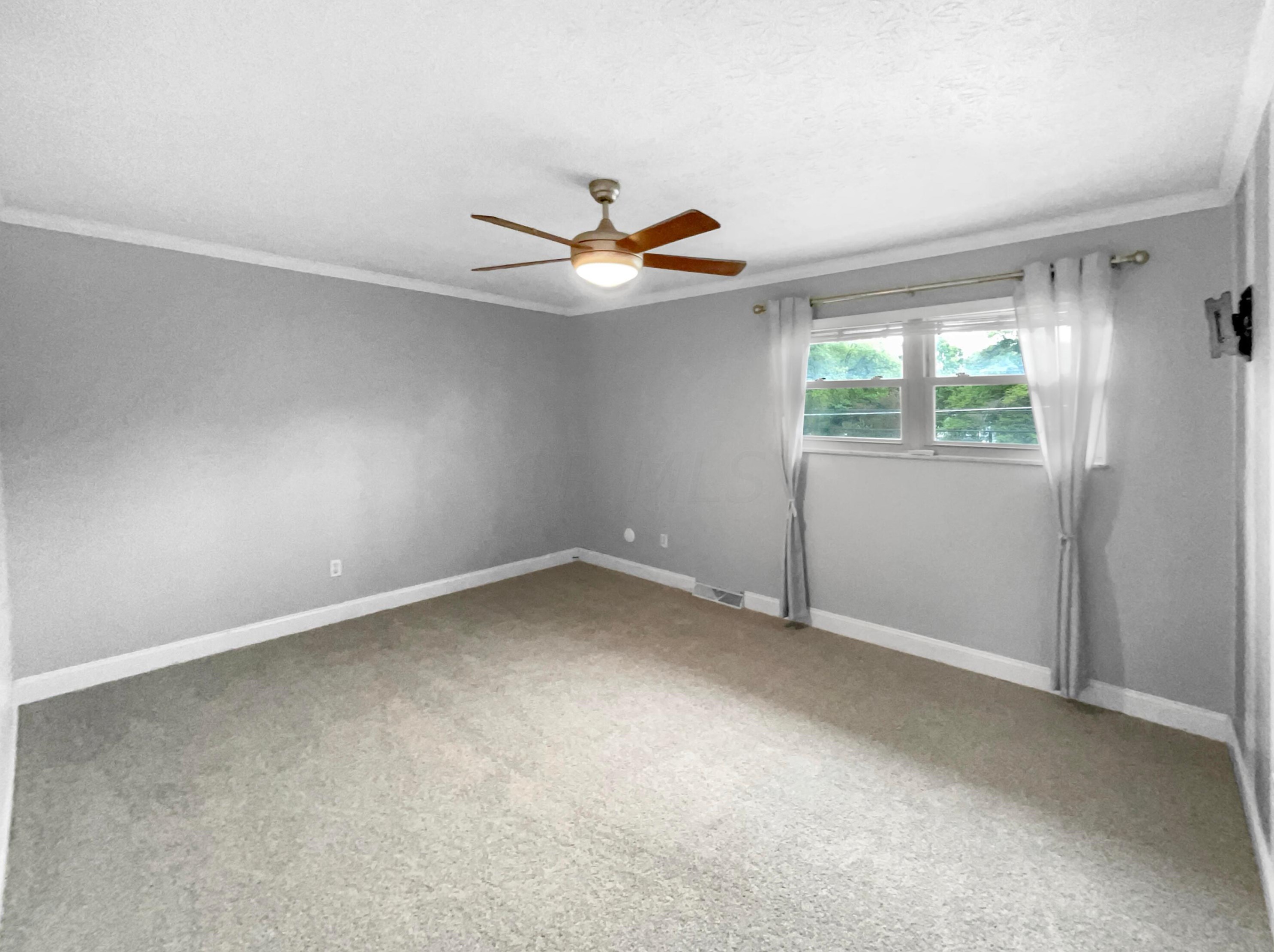 1737 Demorest Rd, Columbus OH  43228-6441 exterior