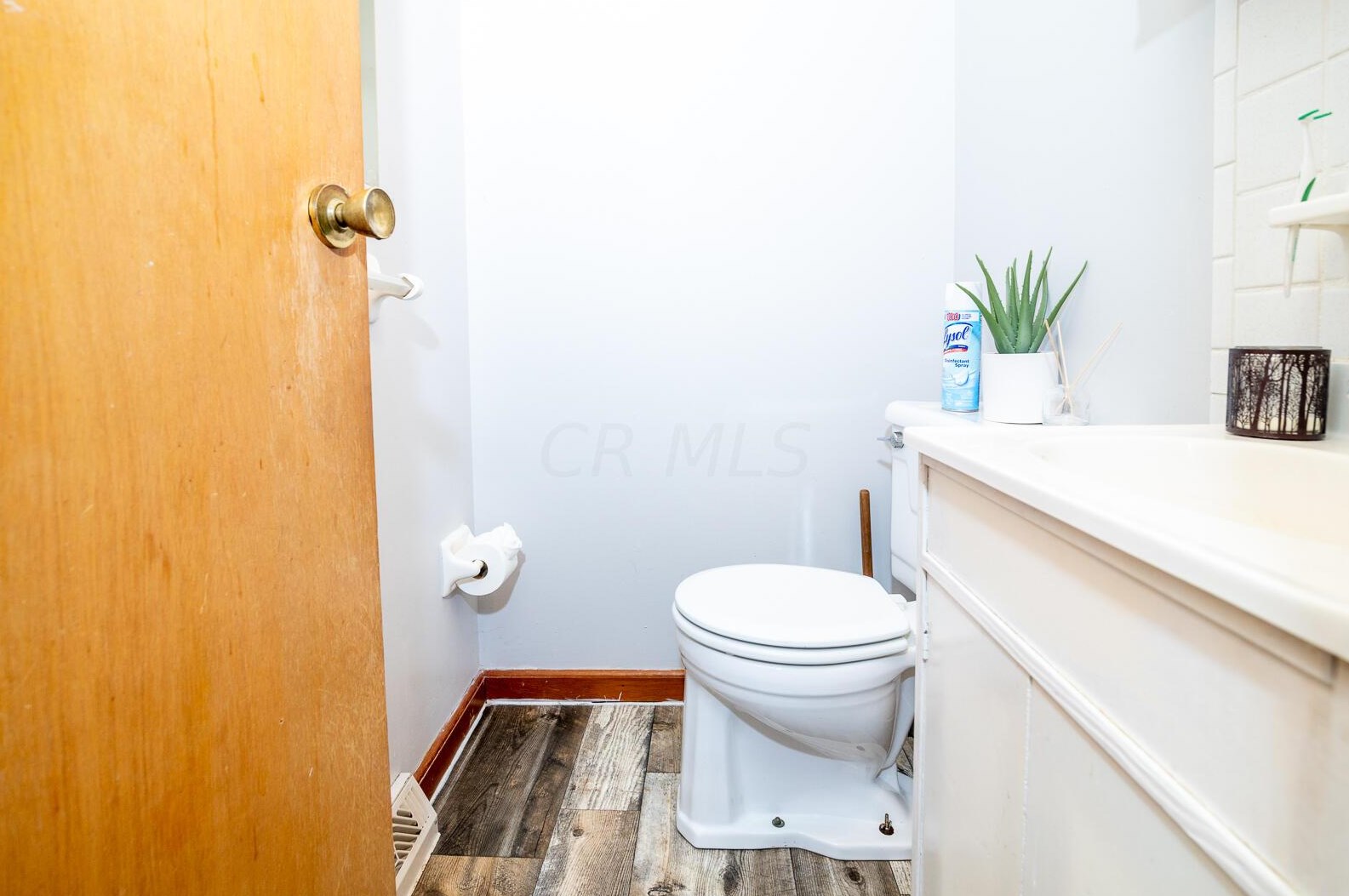 5393 Fullerton Dr, Columbus OH 43232-6218 exterior