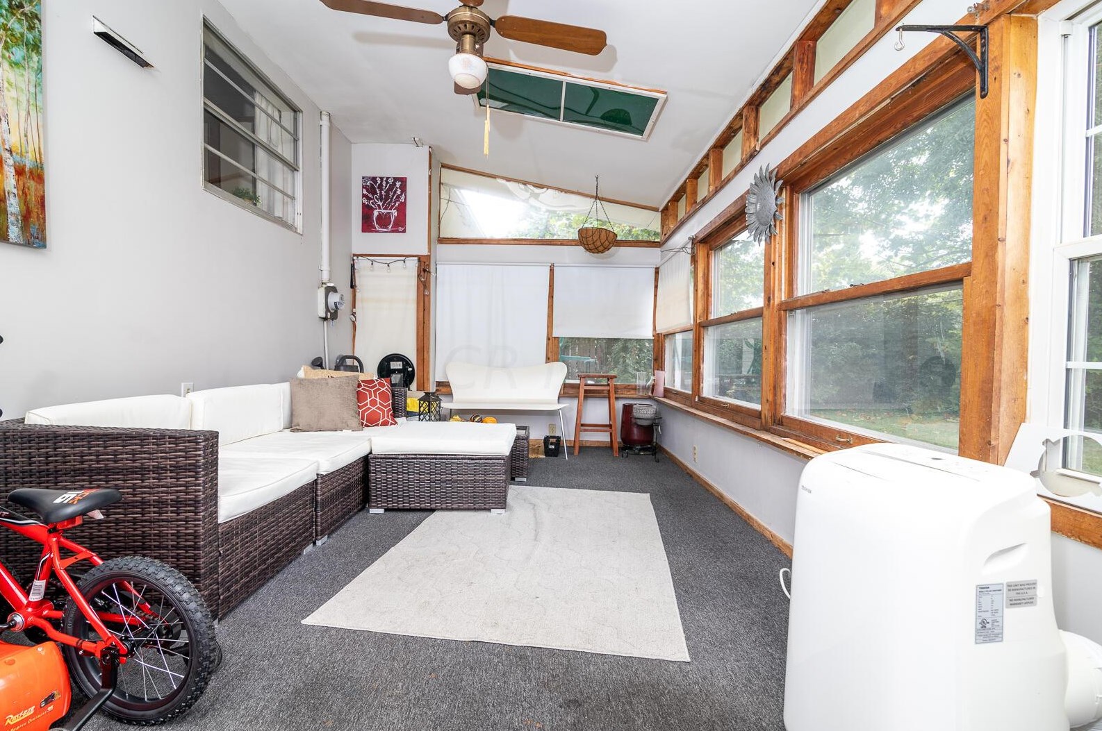 5393 Fullerton Dr, Columbus OH 43232-6218 exterior