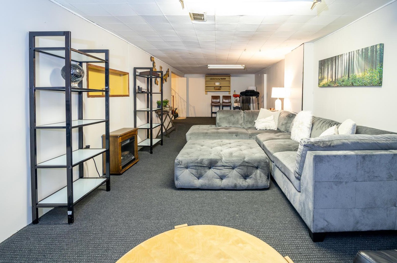 5393 Fullerton Dr, Columbus OH 43232-6218 exterior