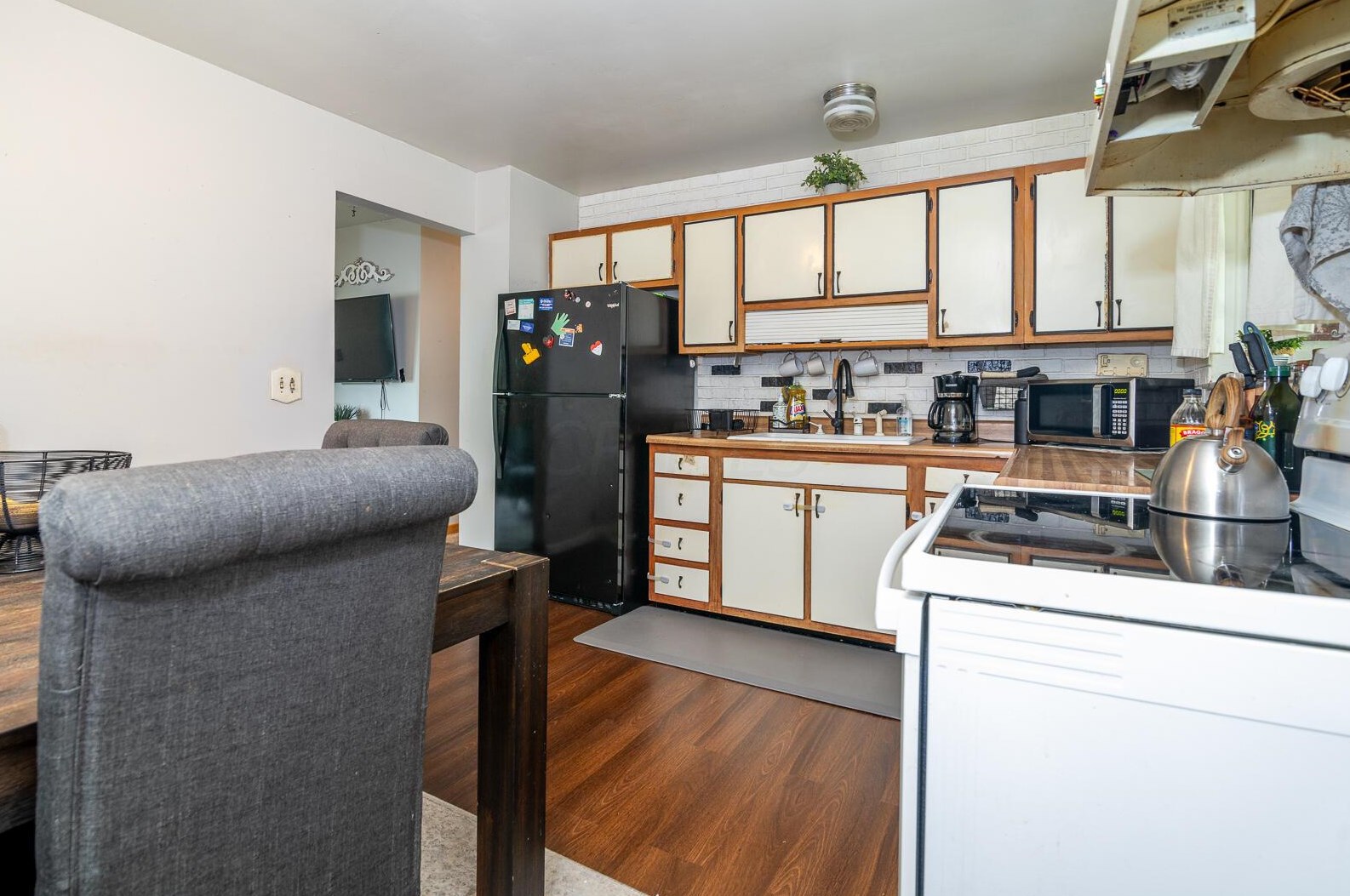 5393 Fullerton Dr, Columbus OH 43232-6218 exterior