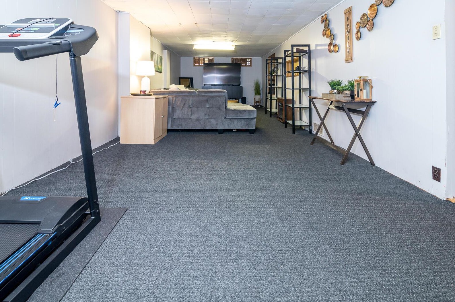 5393 Fullerton Dr, Columbus OH 43232-6218 exterior