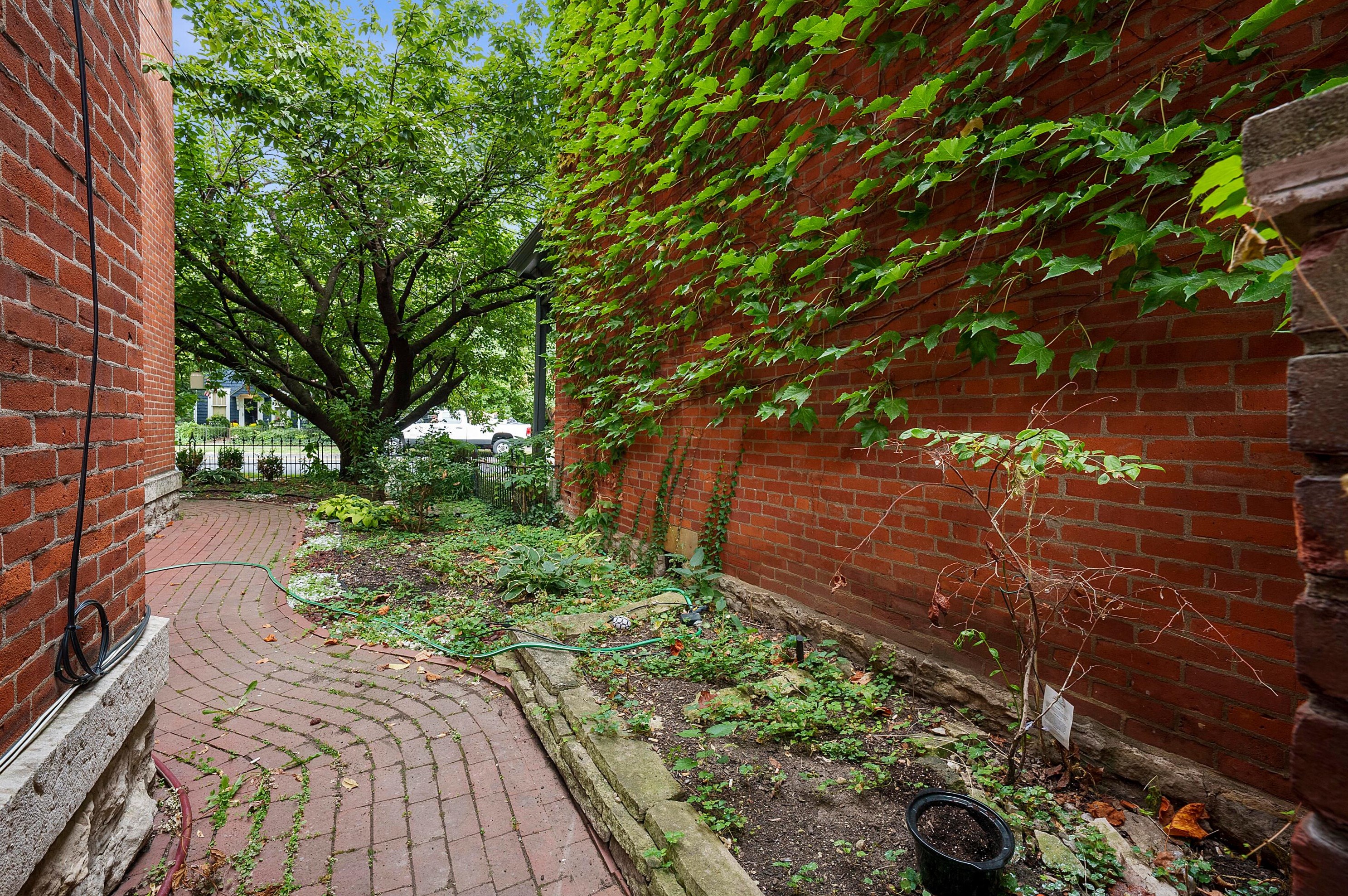 35 Thurman Ave, Columbus OH  43206-3423 exterior