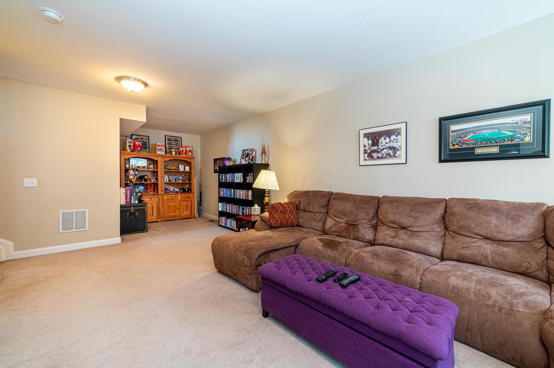 6246 Stockton Trl Way, Columbus OH 43213-4448 exterior