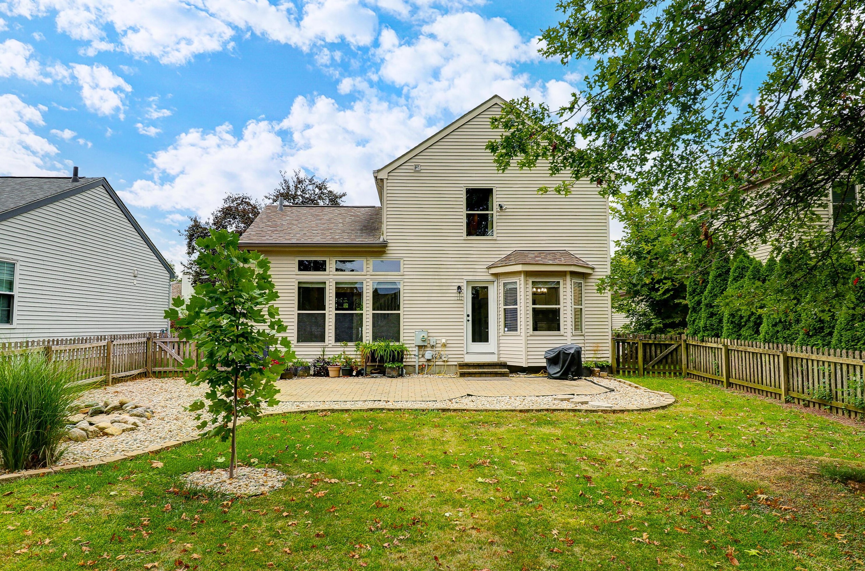 3191 Berkley Pointe Dr, Columbus OH 43230-4880 exterior