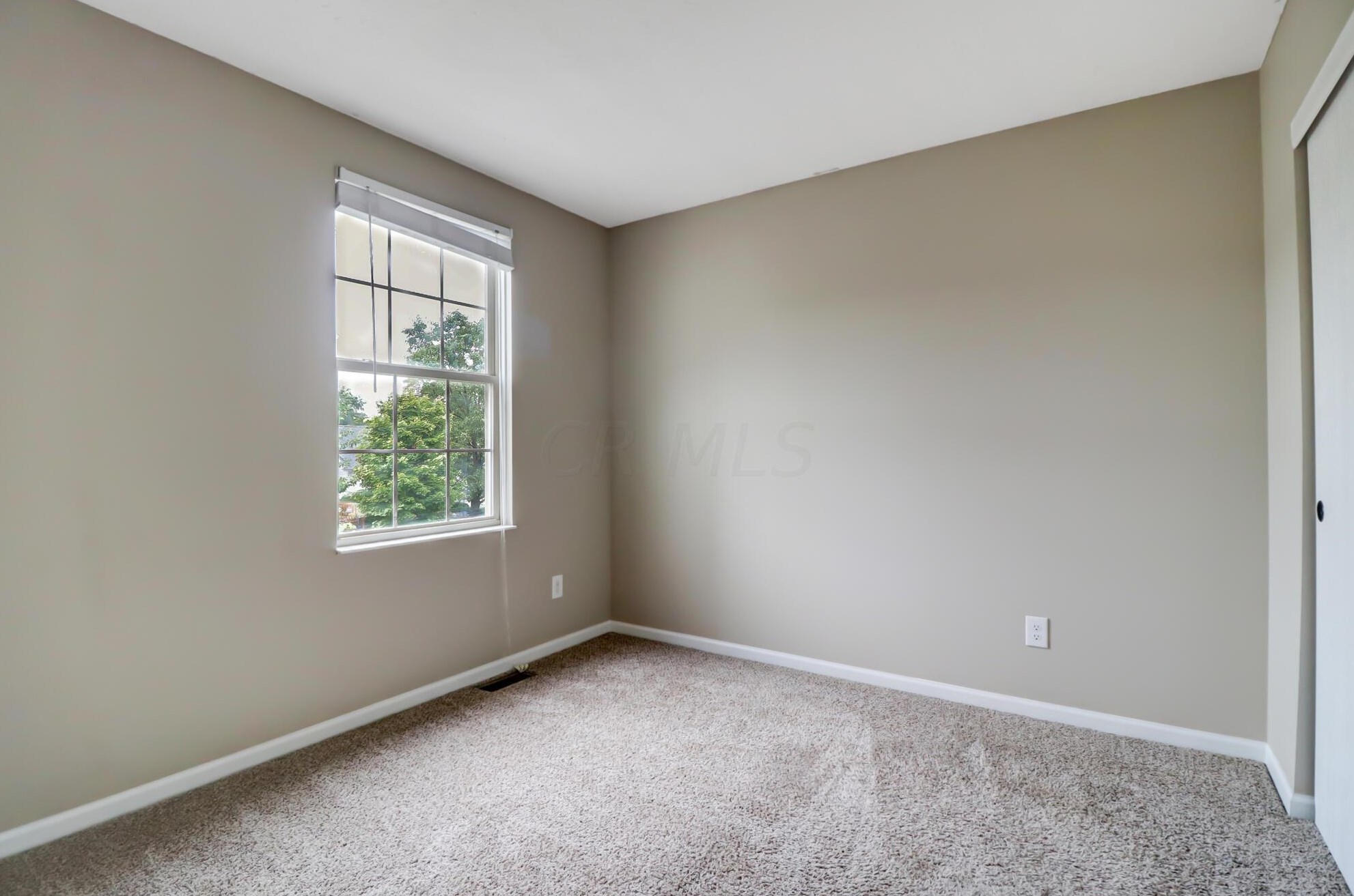 3191 Berkley Pointe Dr, Columbus OH 43230-4880 exterior