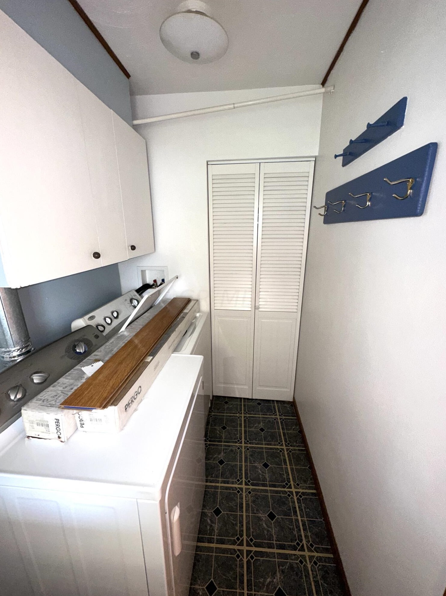 500 Murray Hl Rd, Columbus OH 43228-4912 exterior