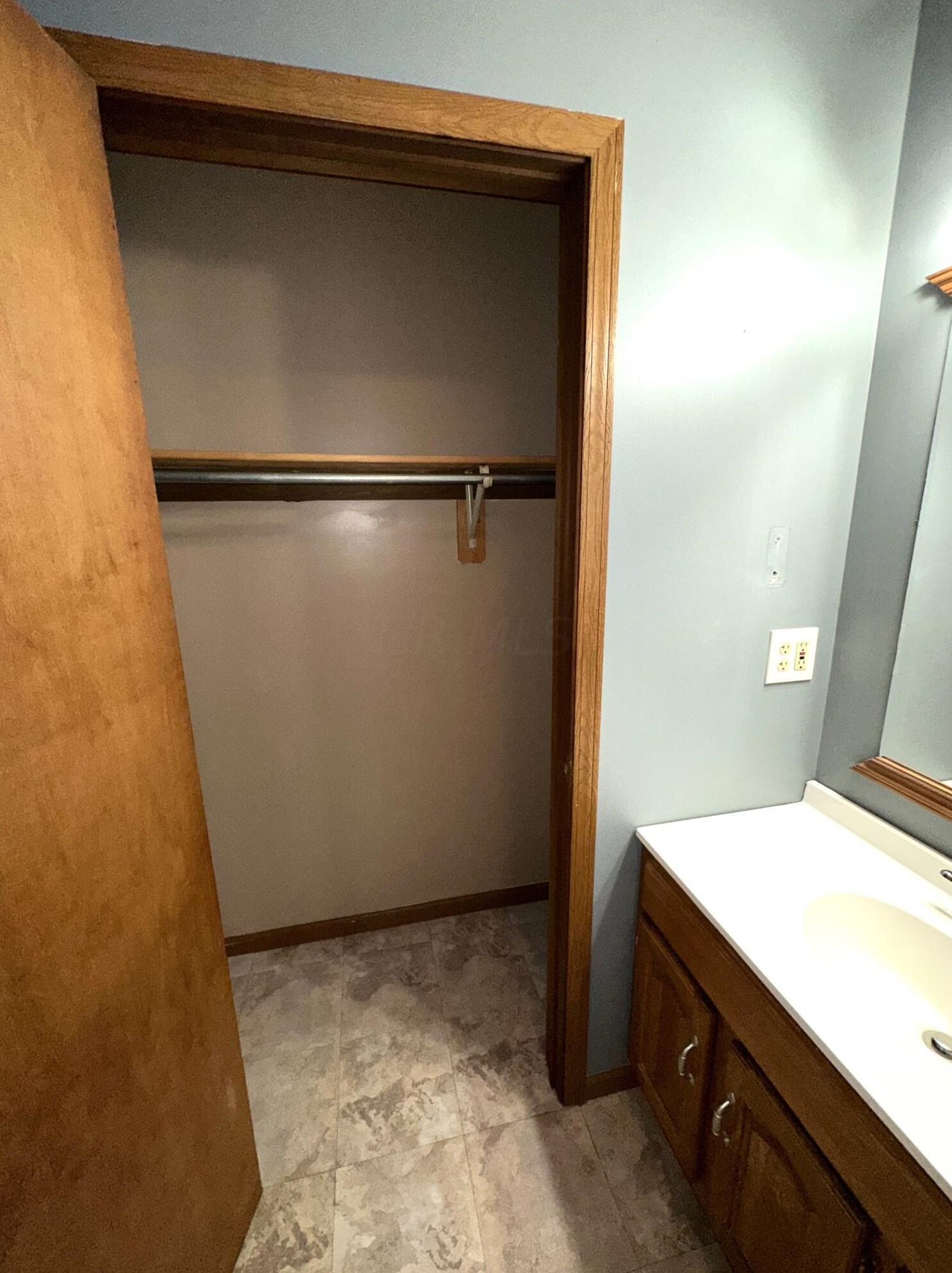 500 Murray Hl Rd, Columbus OH 43228-4912 exterior