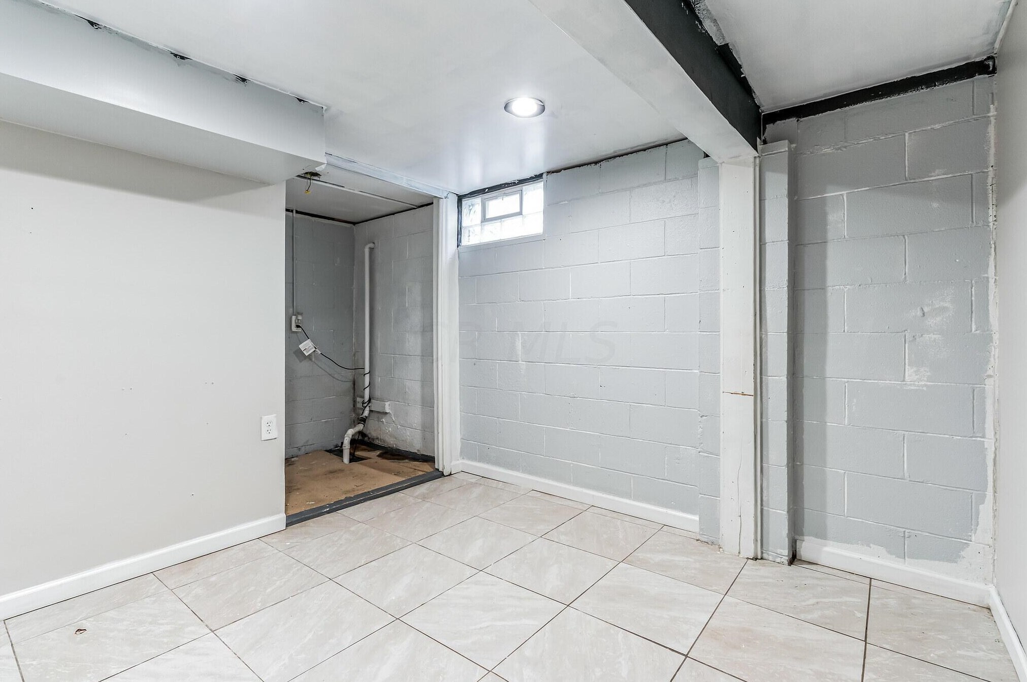 2495 Jeri Ave, Columbus OH  43219-1338 exterior