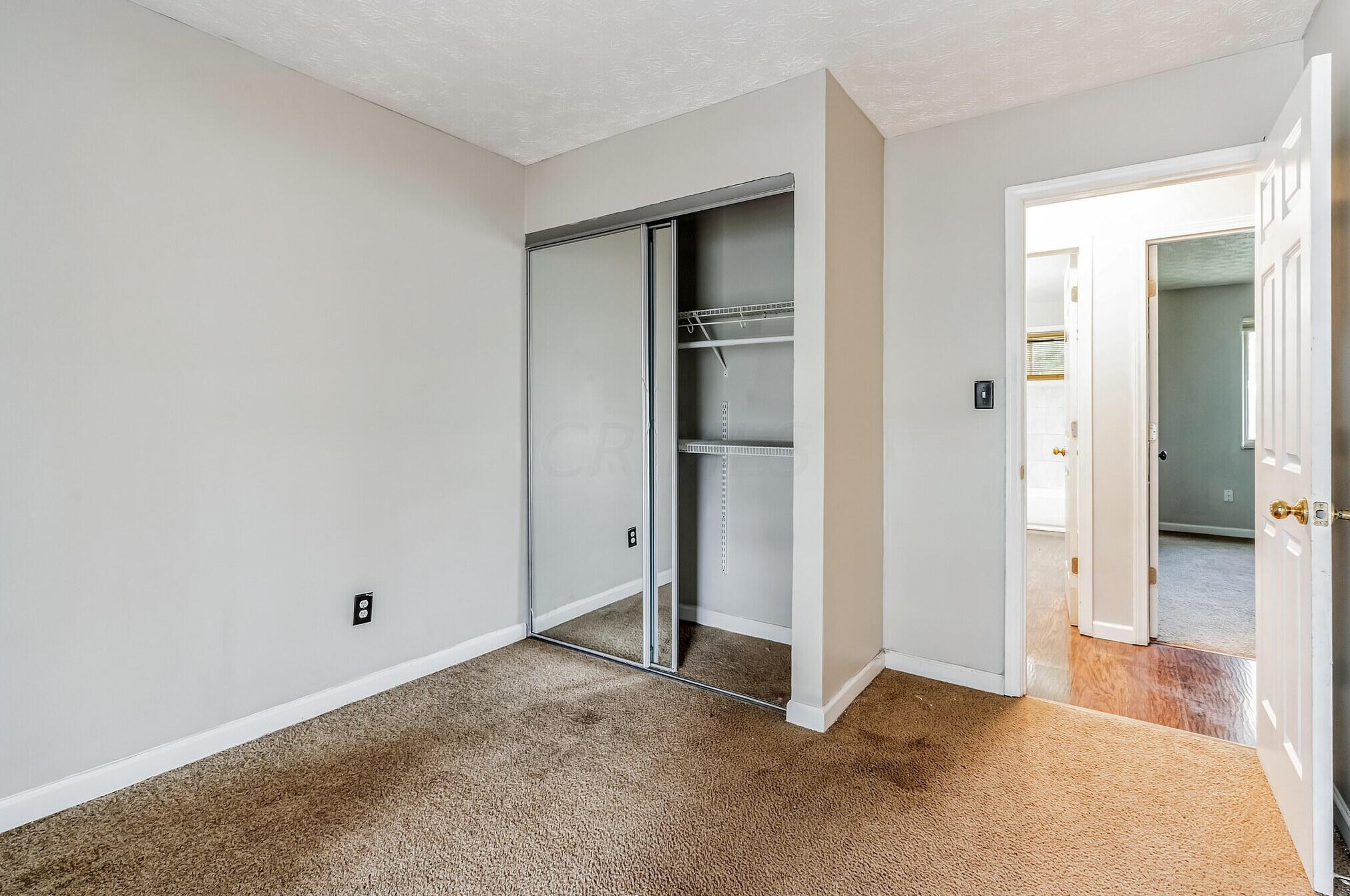 2495 Jeri Ave, Columbus OH  43219-1338 exterior