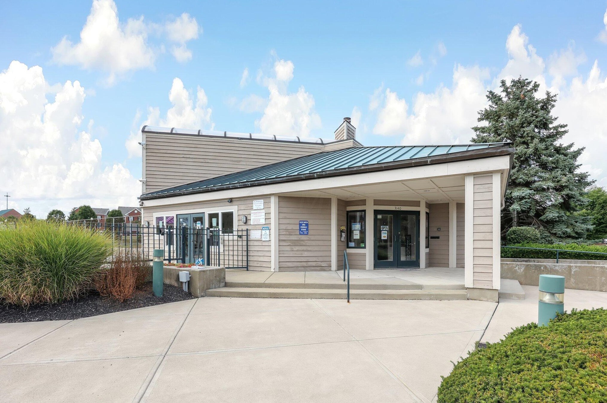 3477 Fishinger Mill Dr, Hilliard OH 43026-9310 exterior