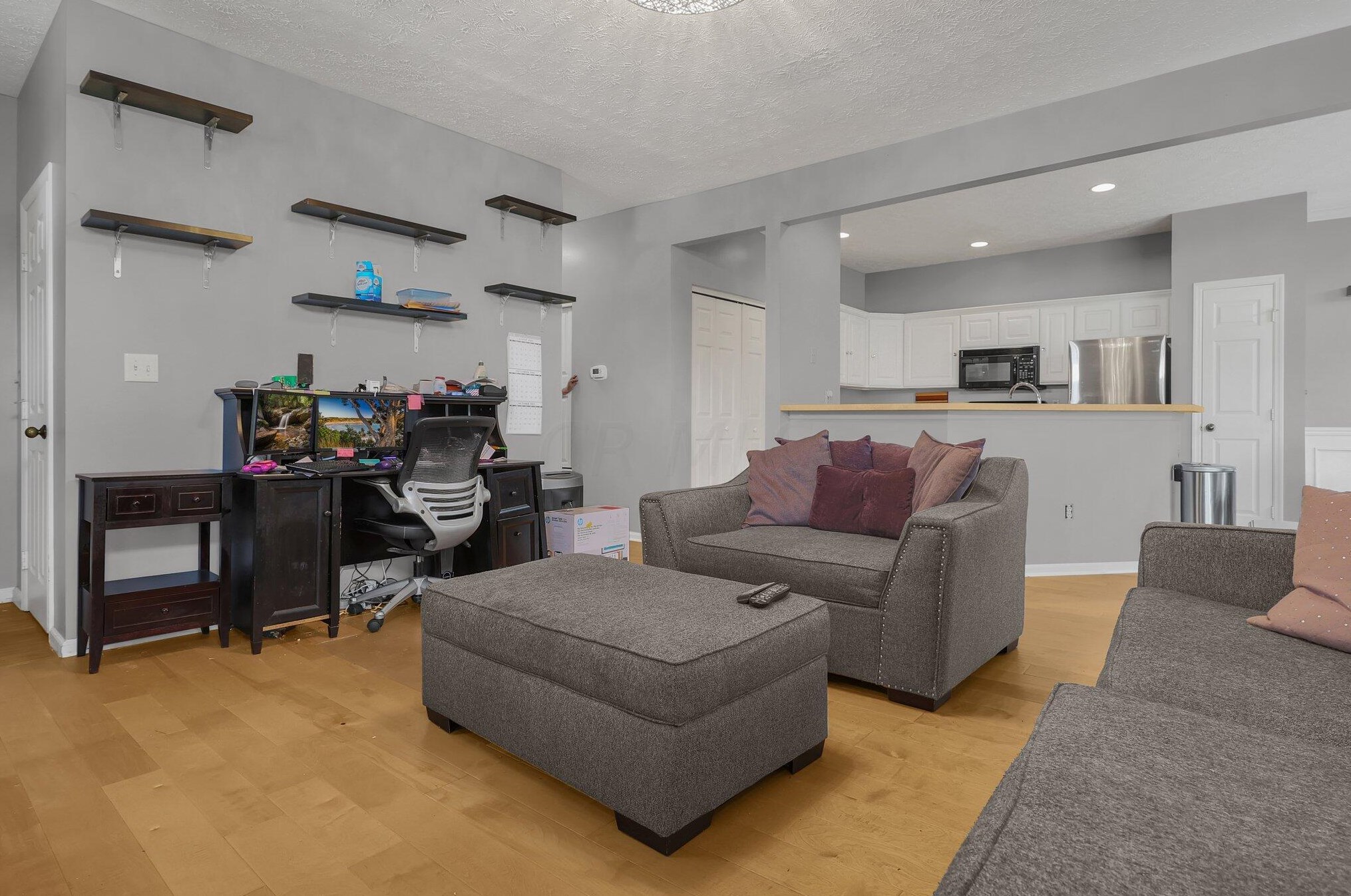 3477 Fishinger Mill Dr, Hilliard OH 43026-9310 exterior