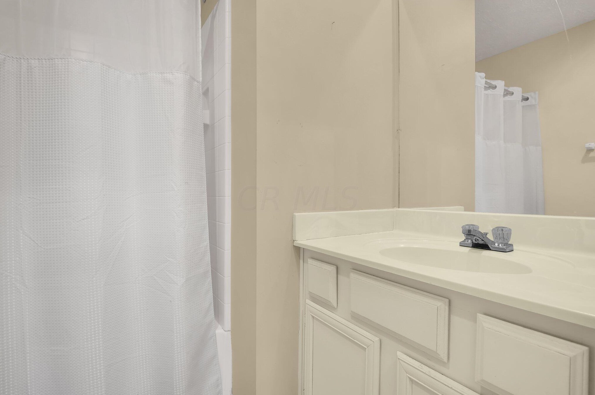 3477 Fishinger Mill Dr, Hilliard OH 43026-9310 exterior