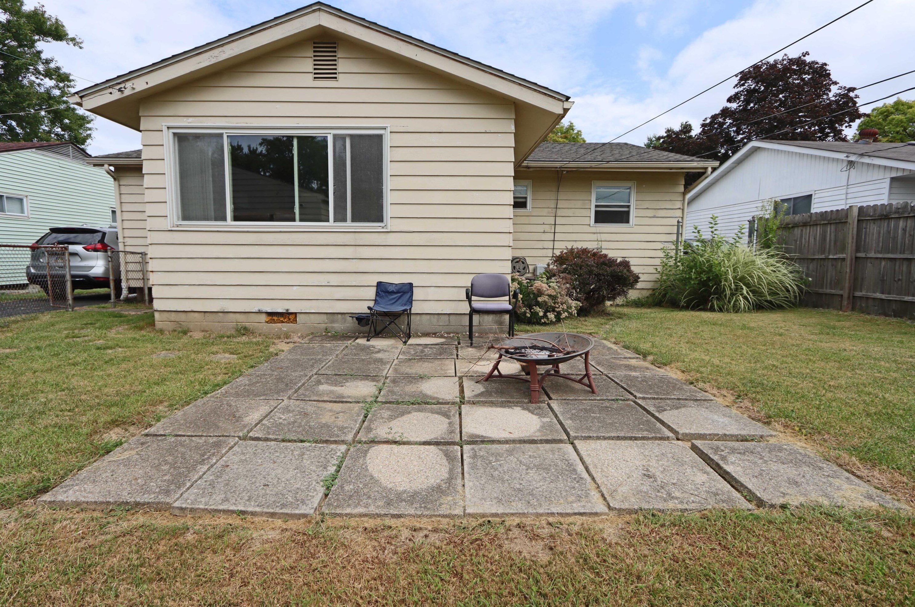 1521 Cunard Rd, Columbus OH 43227-3277 exterior