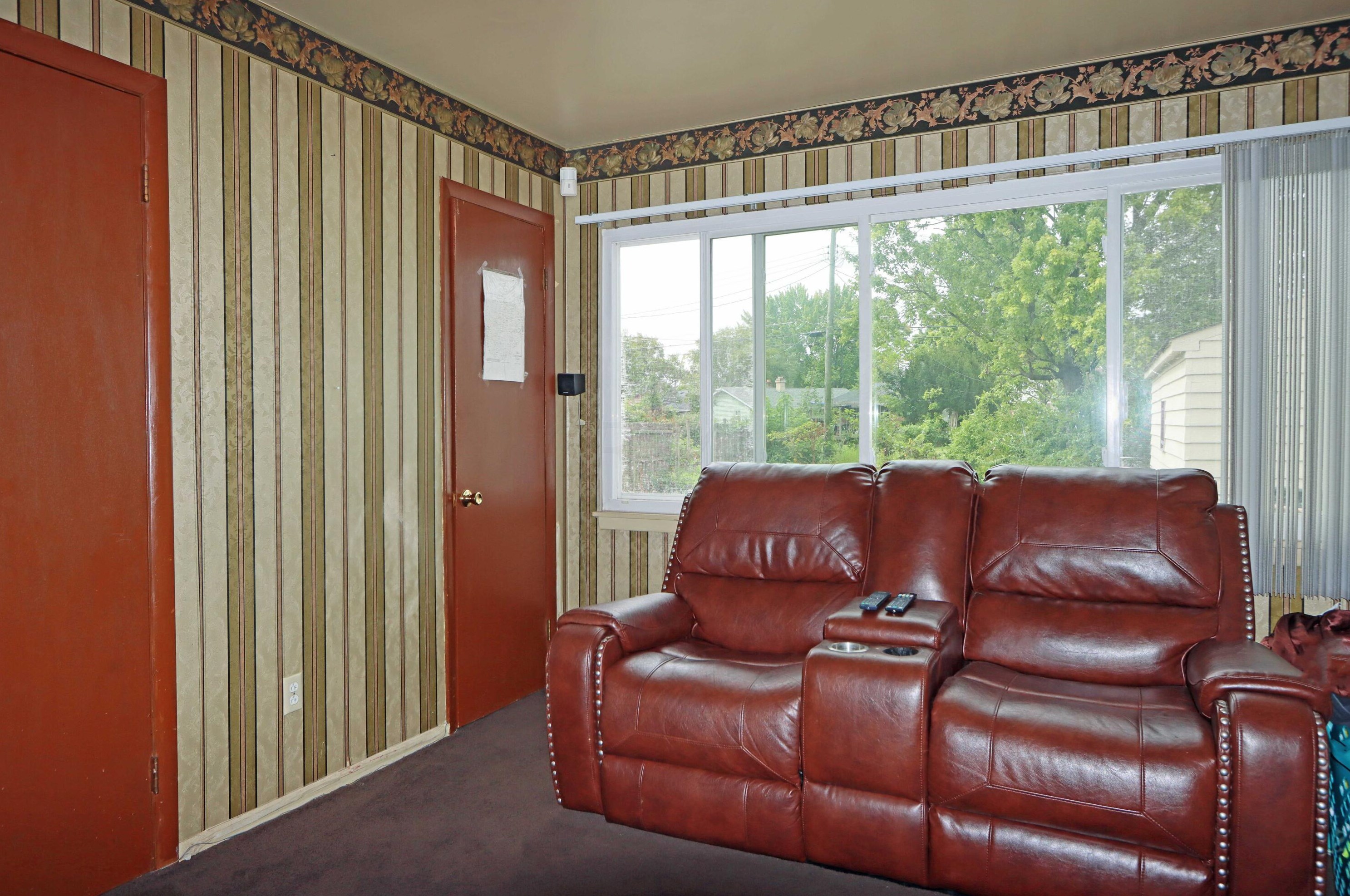 1521 Cunard Rd, Columbus OH 43227-3277 exterior