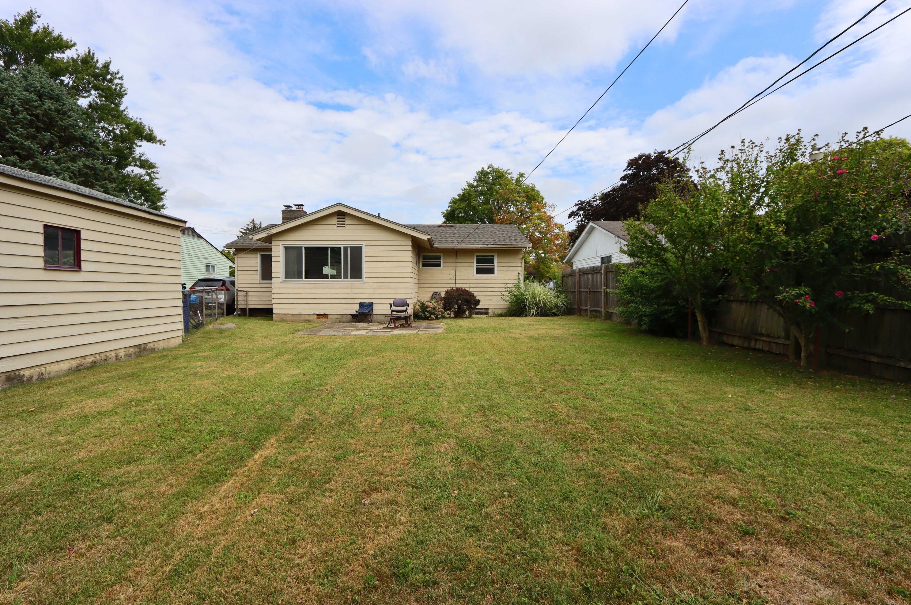 1521 Cunard Rd, Columbus OH 43227-3277 exterior