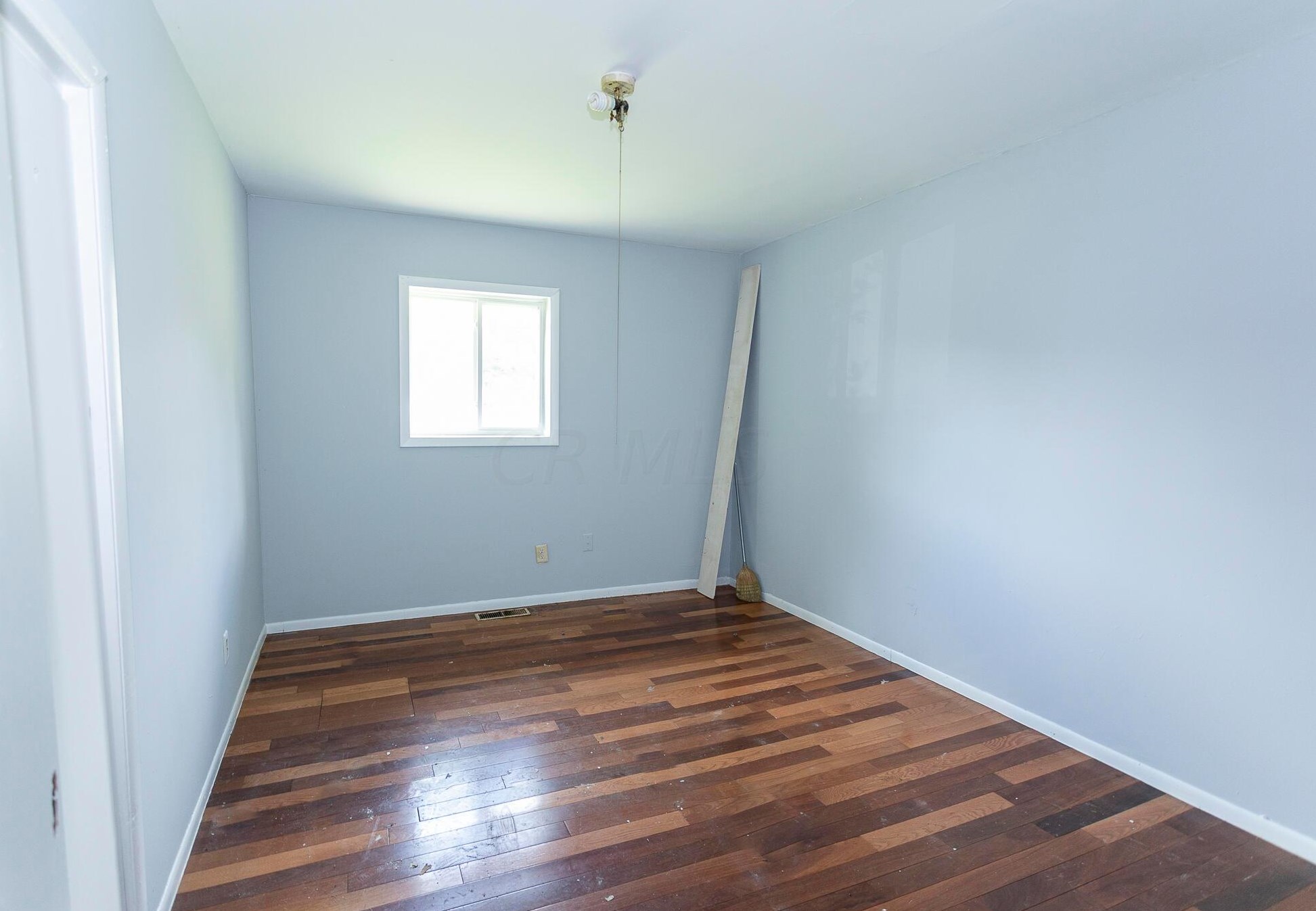 496 Glendower Ave, Columbus OH 43207-3142 exterior