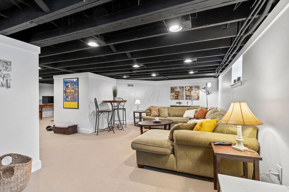 2561 Bryden Rd, Columbus OH 43205-1729 exterior