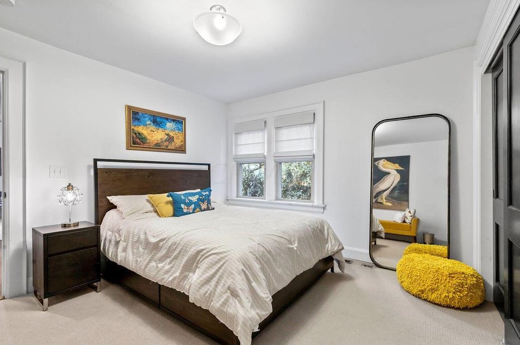 2561 Bryden Rd, Columbus OH 43205-1729 exterior