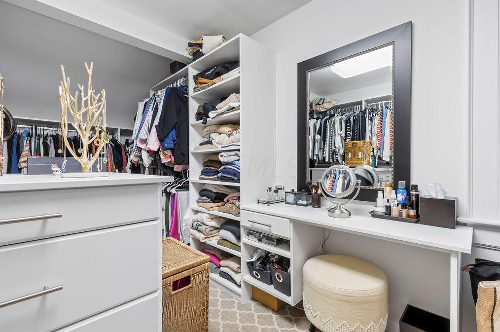 2561 Bryden Rd, Columbus OH 43205-1729 exterior