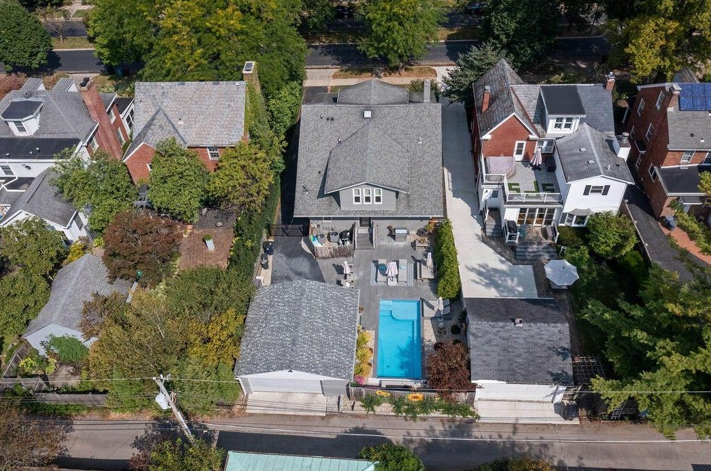 2561 Bryden Rd, Columbus OH 43205-1729 exterior