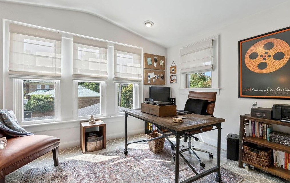 2561 Bryden Rd, Columbus OH 43205-1729 exterior