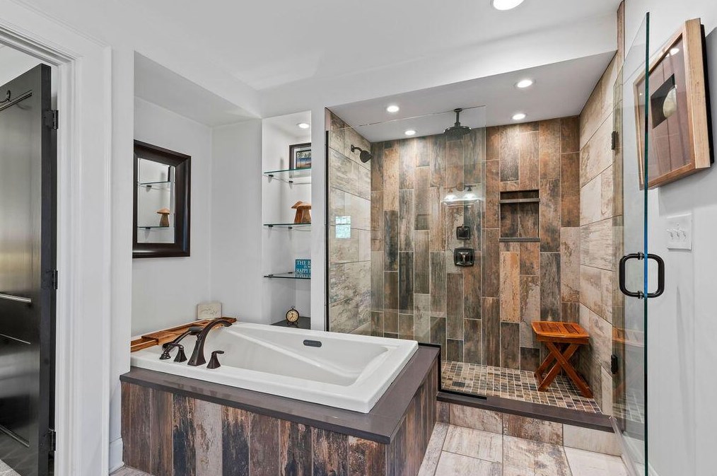 2561 Bryden Rd, Columbus OH 43205-1729 exterior