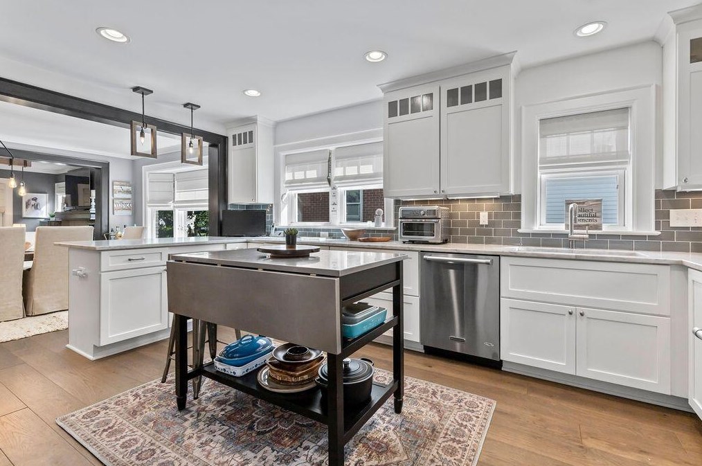 2561 Bryden Rd, Columbus OH 43205-1729 exterior