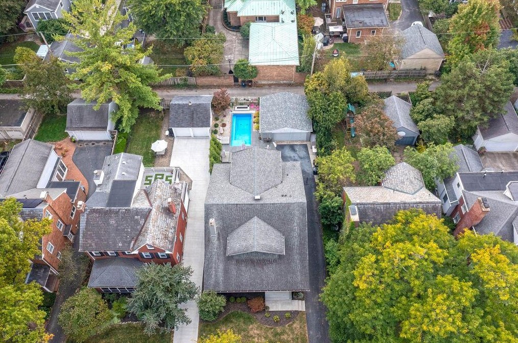 2561 Bryden Rd, Columbus OH 43205-1729 exterior