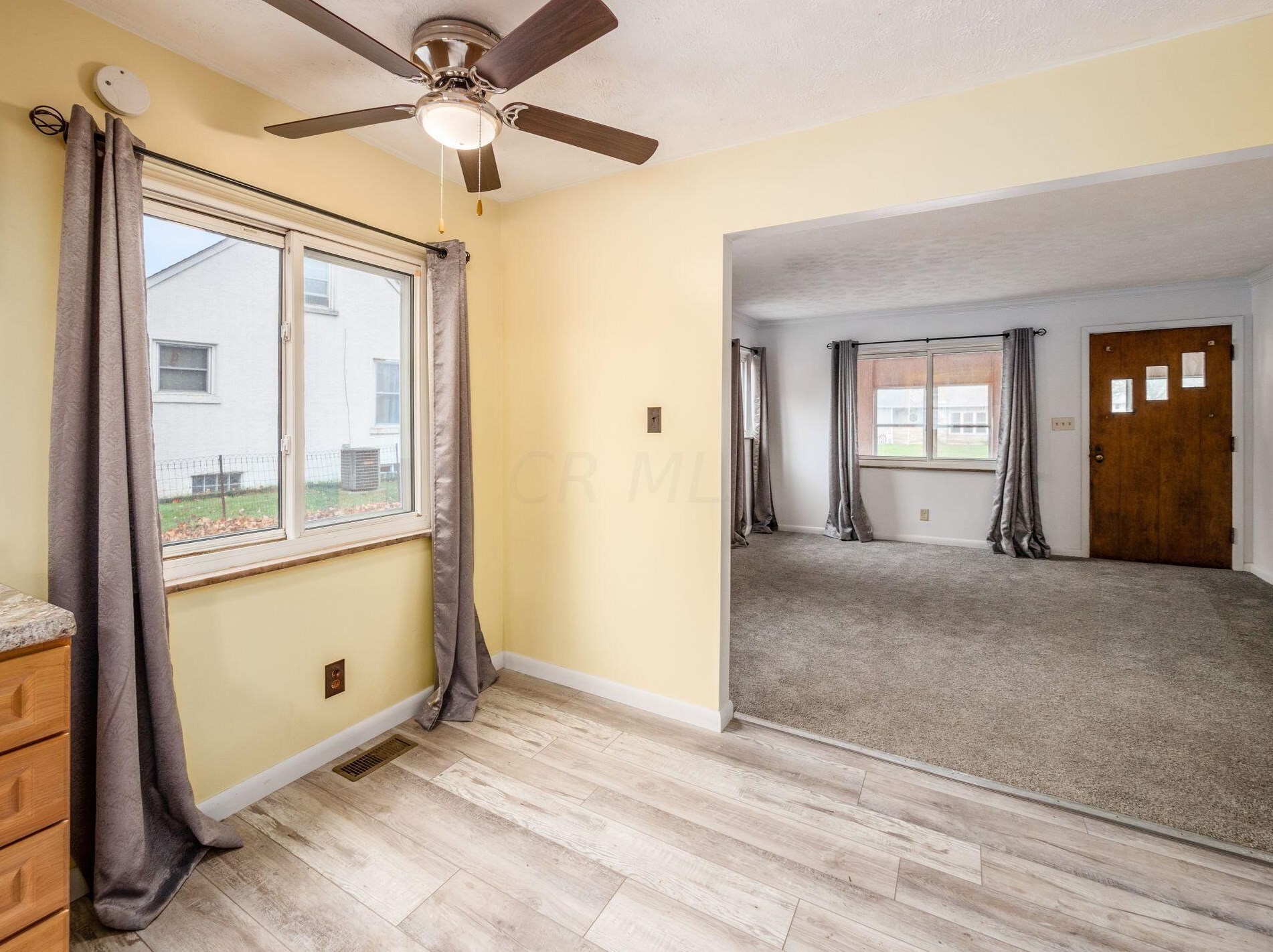 1046 Forest Dr, Columbus OH  43223-2812 exterior