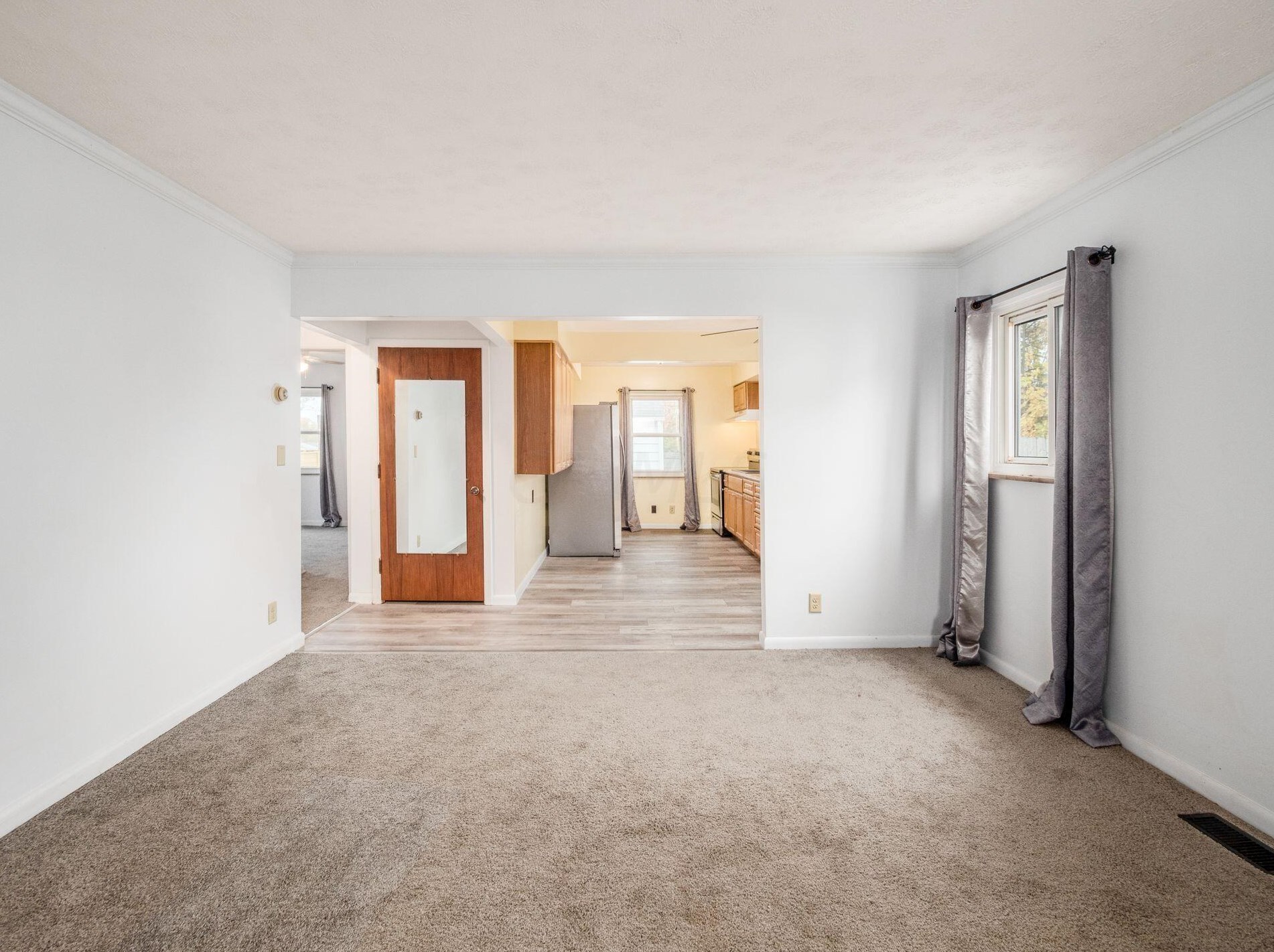 1046 Forest Dr, Columbus OH  43223-2812 exterior