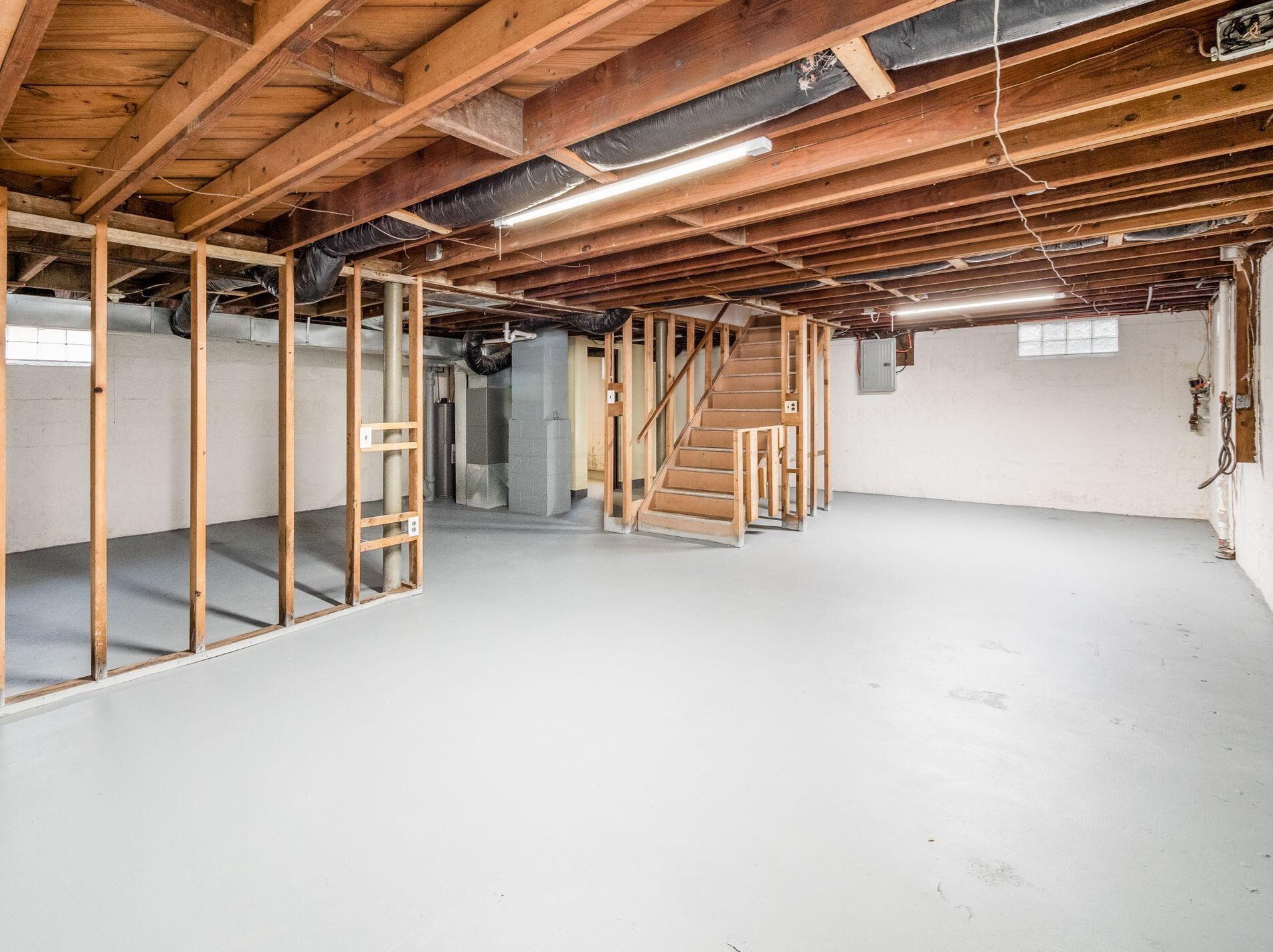 1046 Forest Dr, Columbus OH  43223-2812 exterior