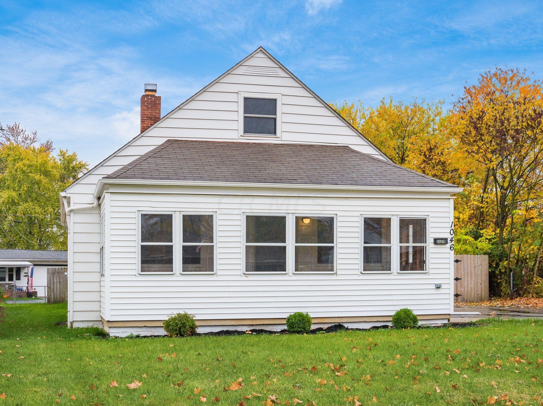 1046 Forest Dr, Columbus OH  43223-2812 exterior