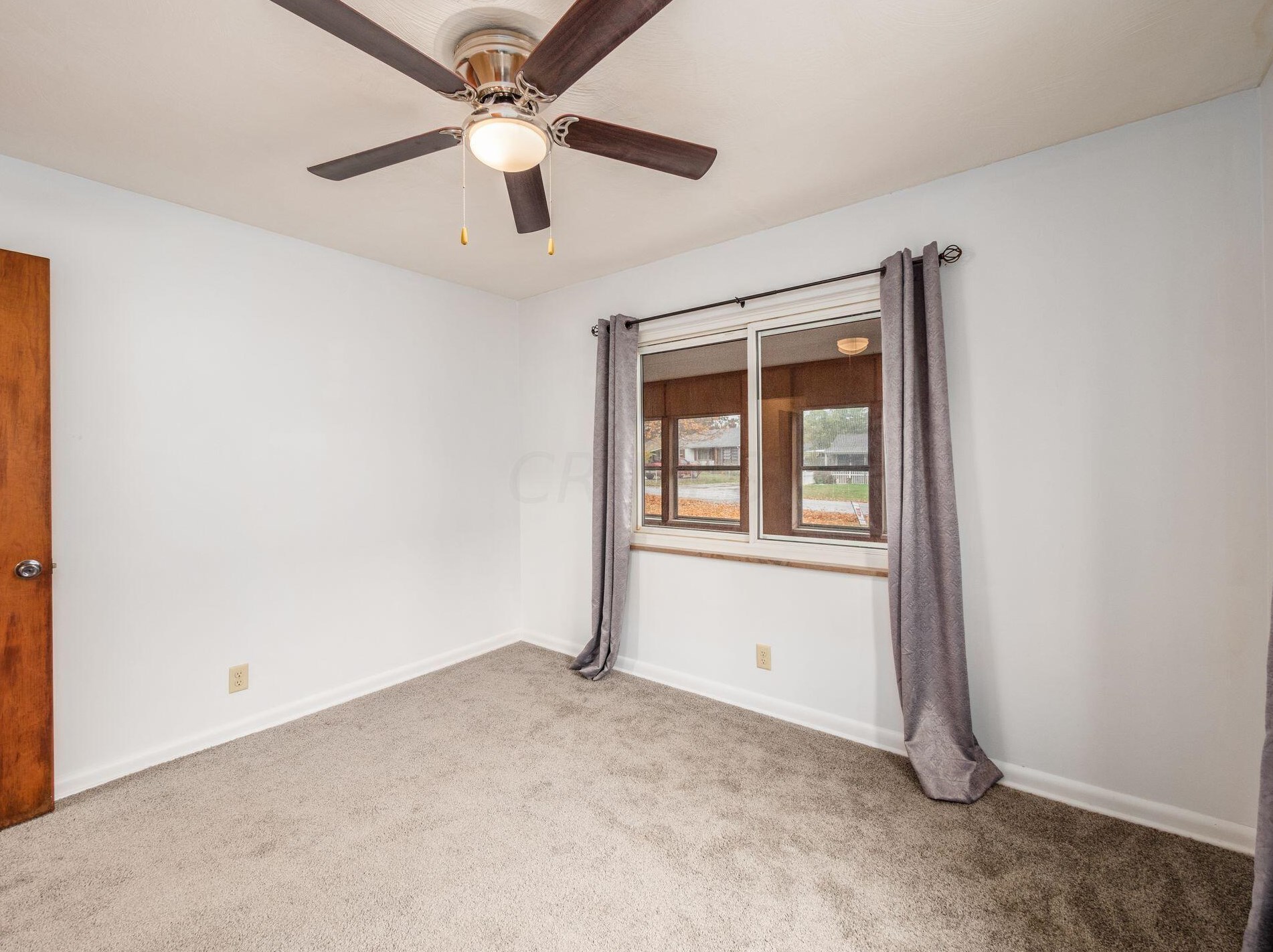 1046 Forest Dr, Columbus OH  43223-2812 exterior