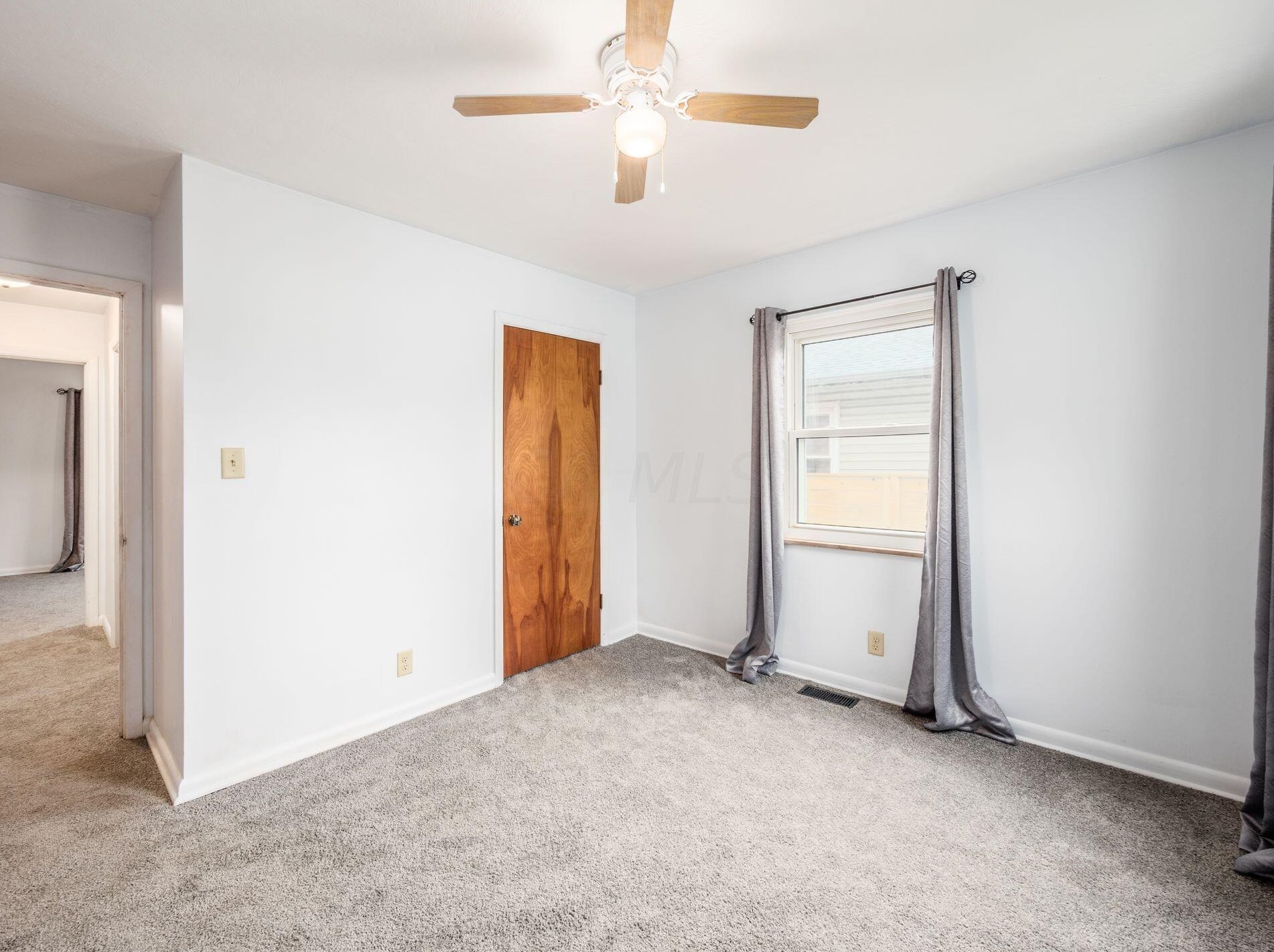 1046 Forest Dr, Columbus OH  43223-2812 exterior