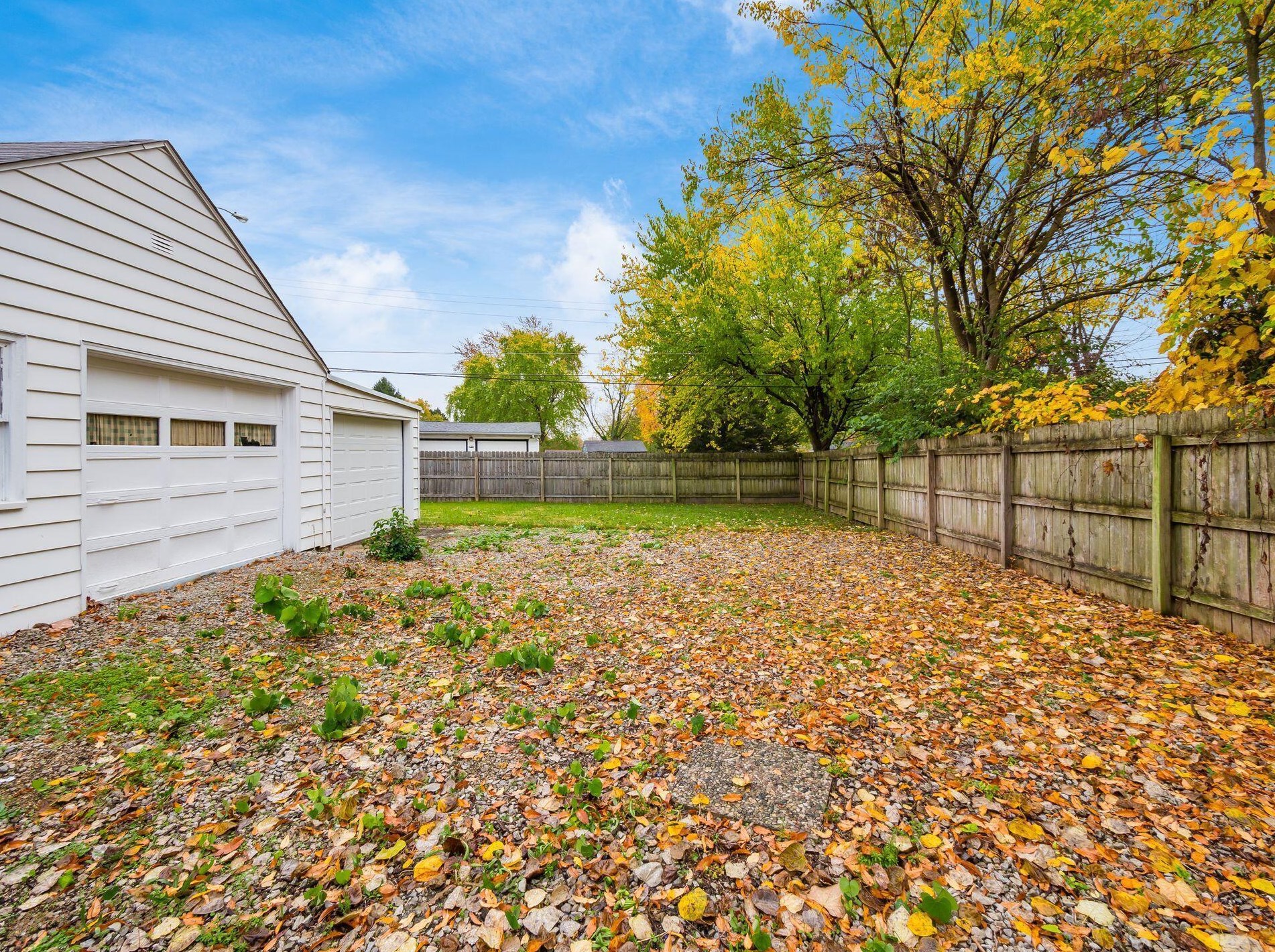 1046 Forest Dr, Columbus OH  43223-2812 exterior