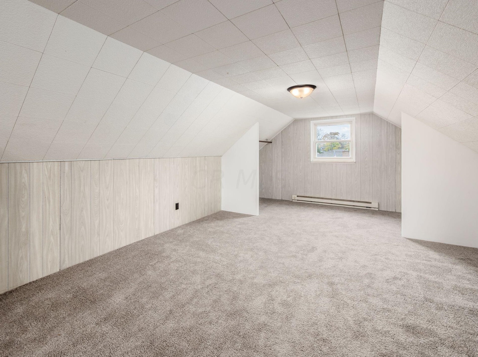 1046 Forest Dr, Columbus OH  43223-2812 exterior