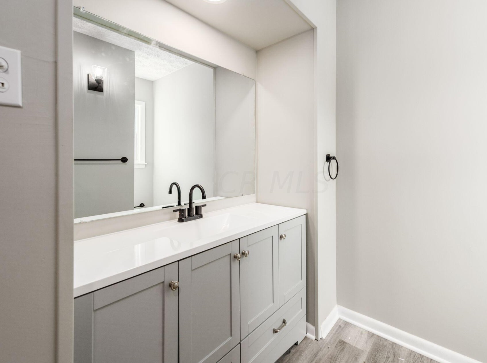 4818 Calvin Dr, Columbus OH 43227-2130 exterior