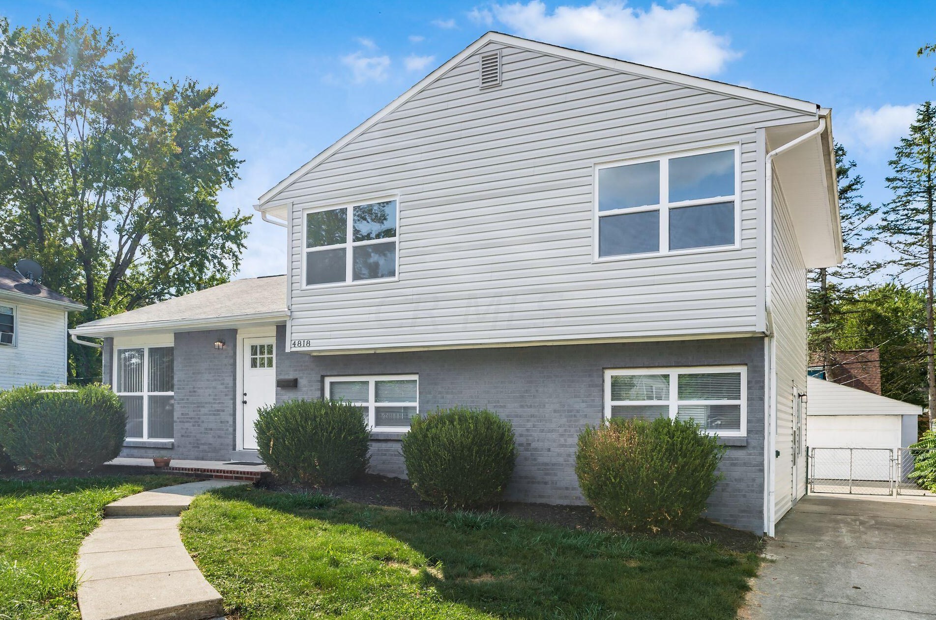 4818 Calvin Dr, Columbus OH 43227-2130 exterior