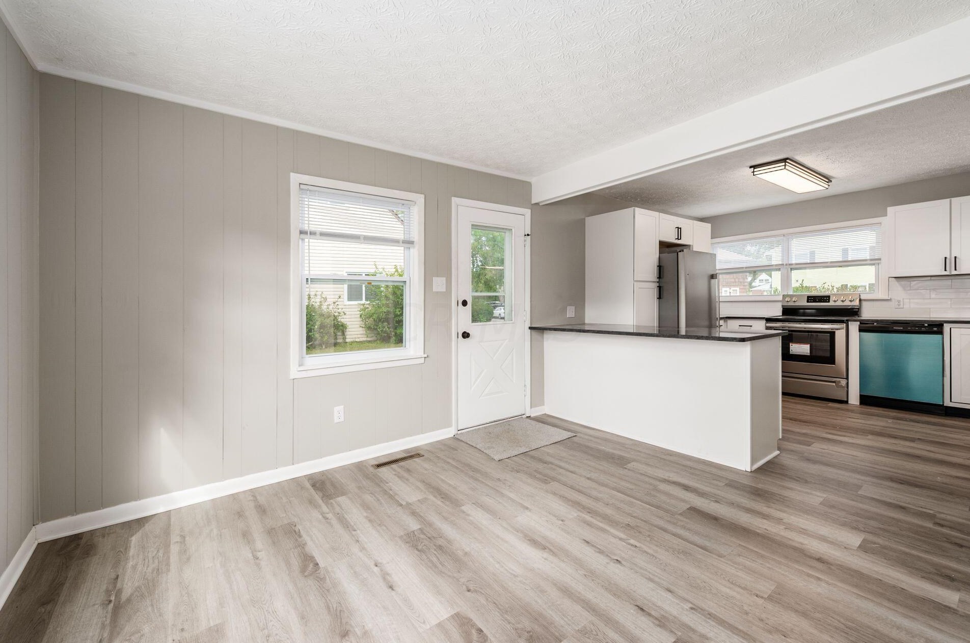 4818 Calvin Dr, Columbus OH 43227-2130 exterior