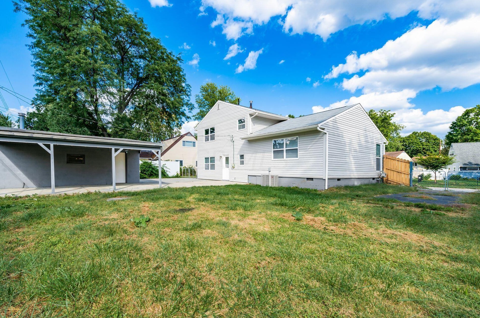 4818 Calvin Dr, Columbus OH 43227-2130 exterior