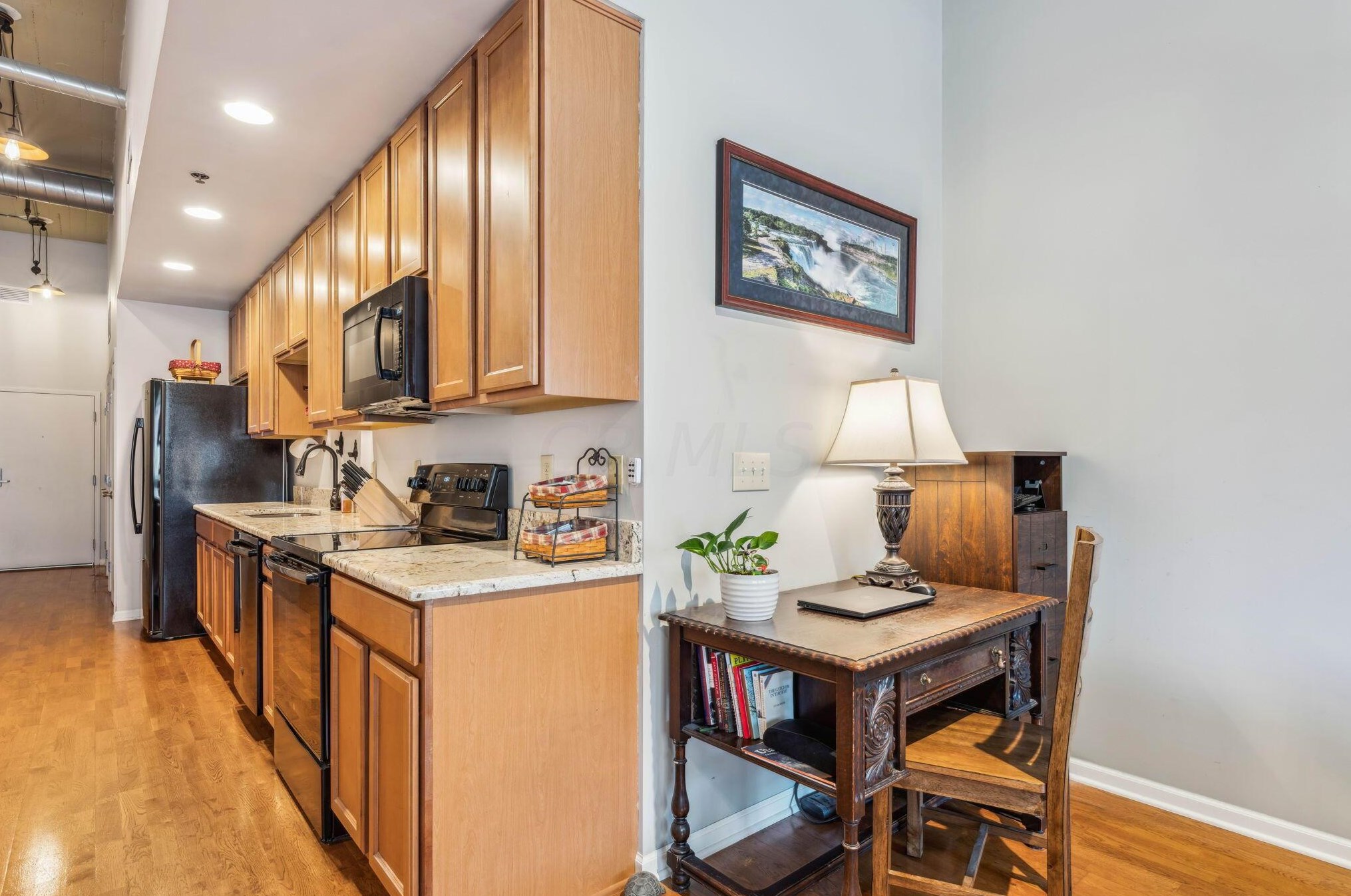 221 Front St, Columbus OH  43215-2289 exterior