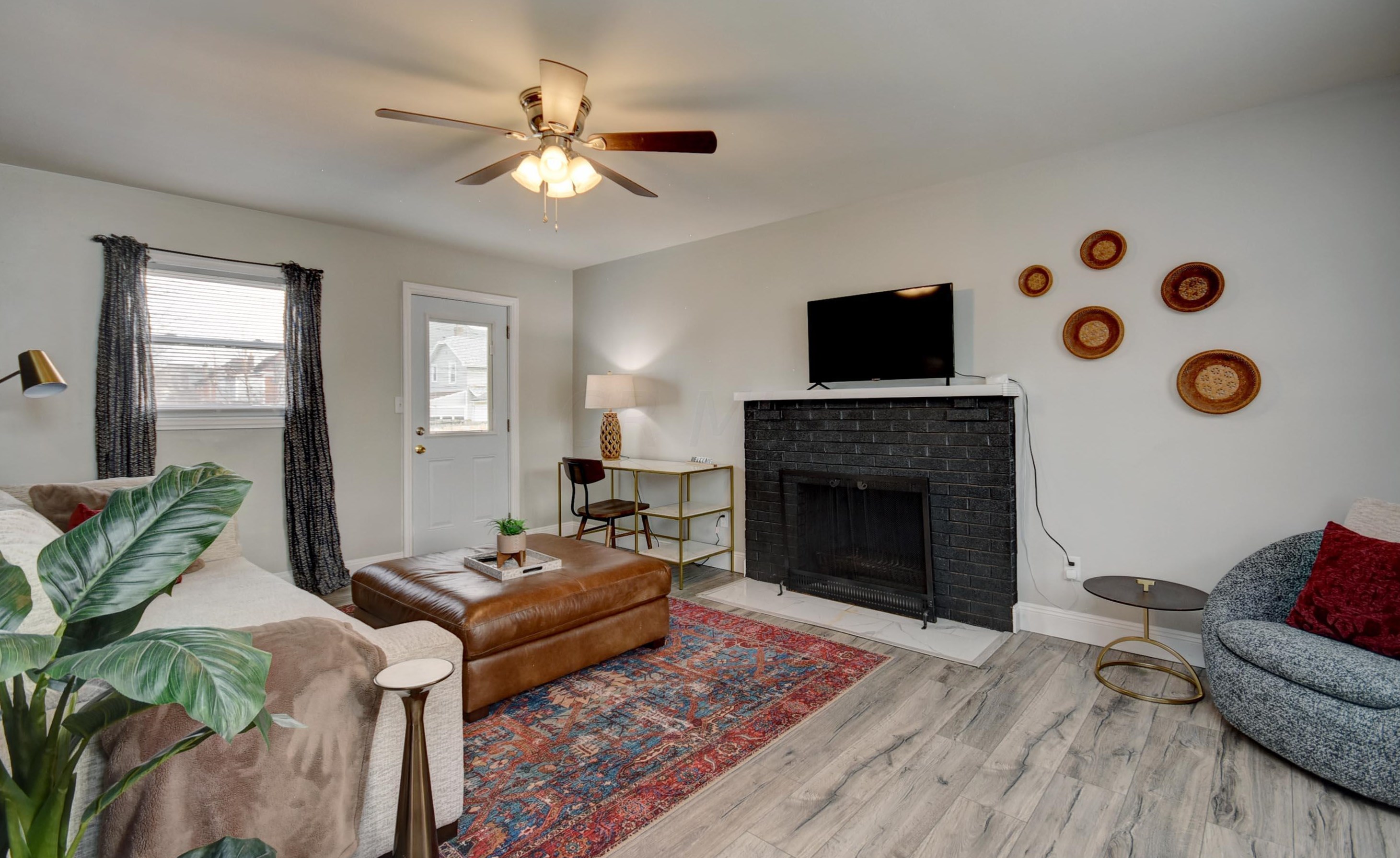 1614 6 St, Columbus OH 43207-1104 exterior